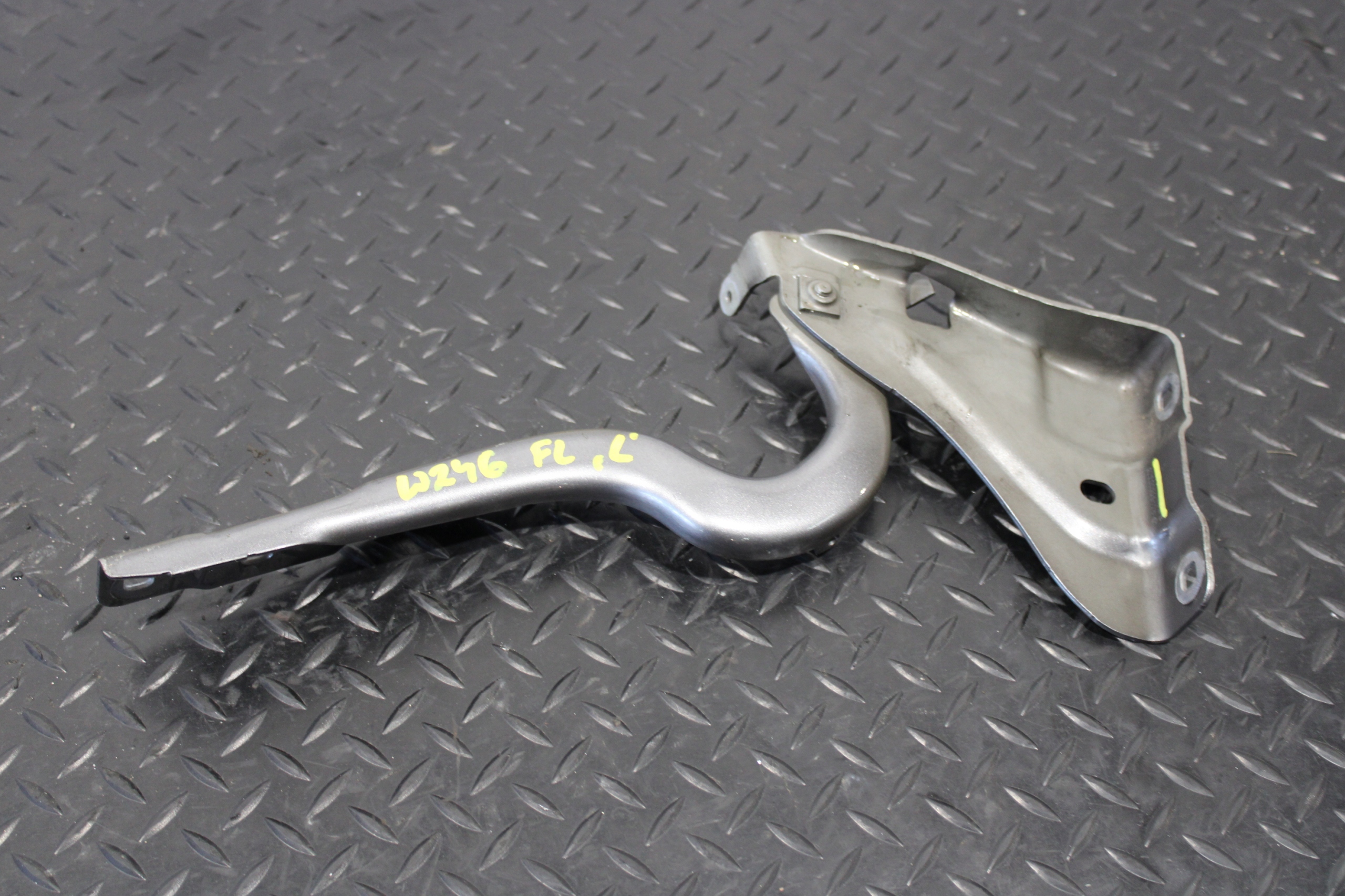 hinge bonnets left MERCEDES B-KLASA W246 LIFT A2468800328
