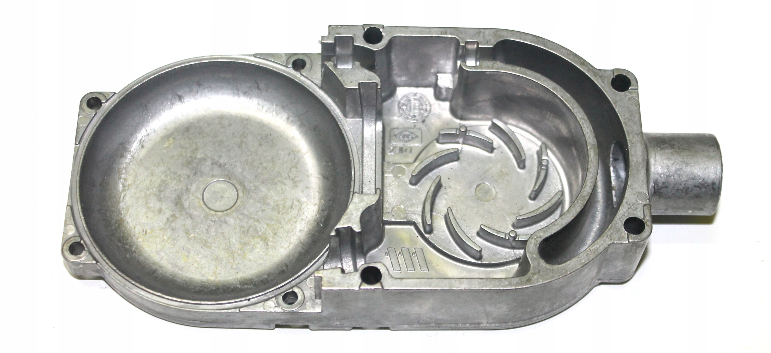 252281010002 - Корпус крышка вентилятора HYDRONIC 2 D5Z-H TOYOTA