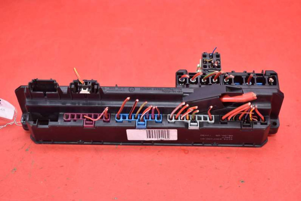 Module fusibles 6957330-01 BMW E60 E61 3.0i 258 KM 03-07