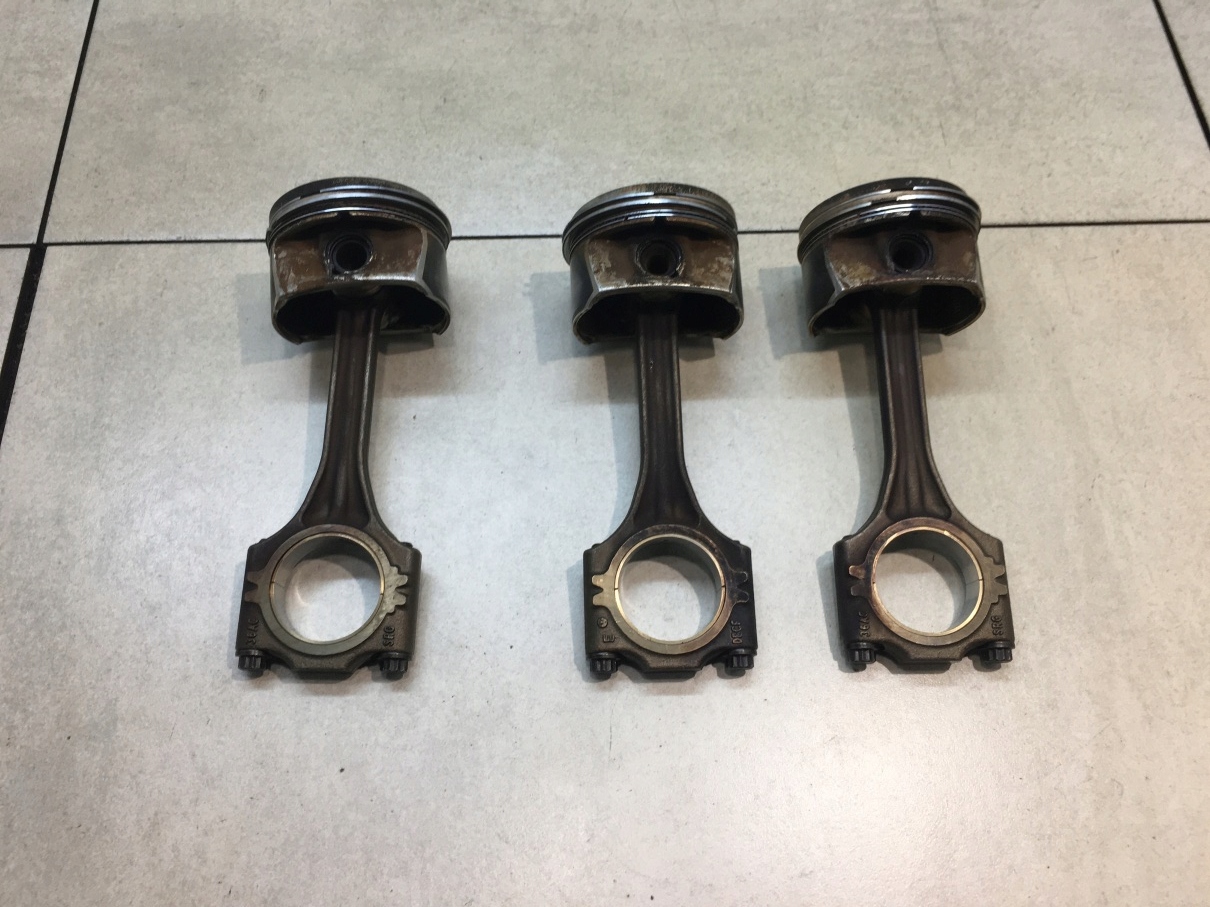 piston connecting rod SKODA FABIA II 1.2 CHFA 76L82