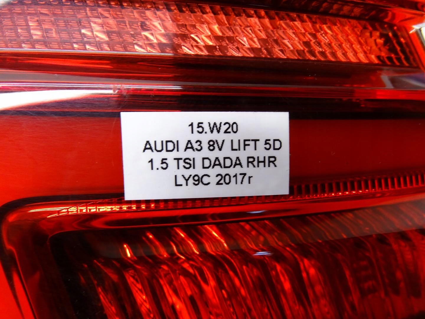 LAMPA LEWY TYŁ TYLNA W BŁOTNIK MATRIX LED 8V4945091 AUDI A3 8V LIFT 5D SB