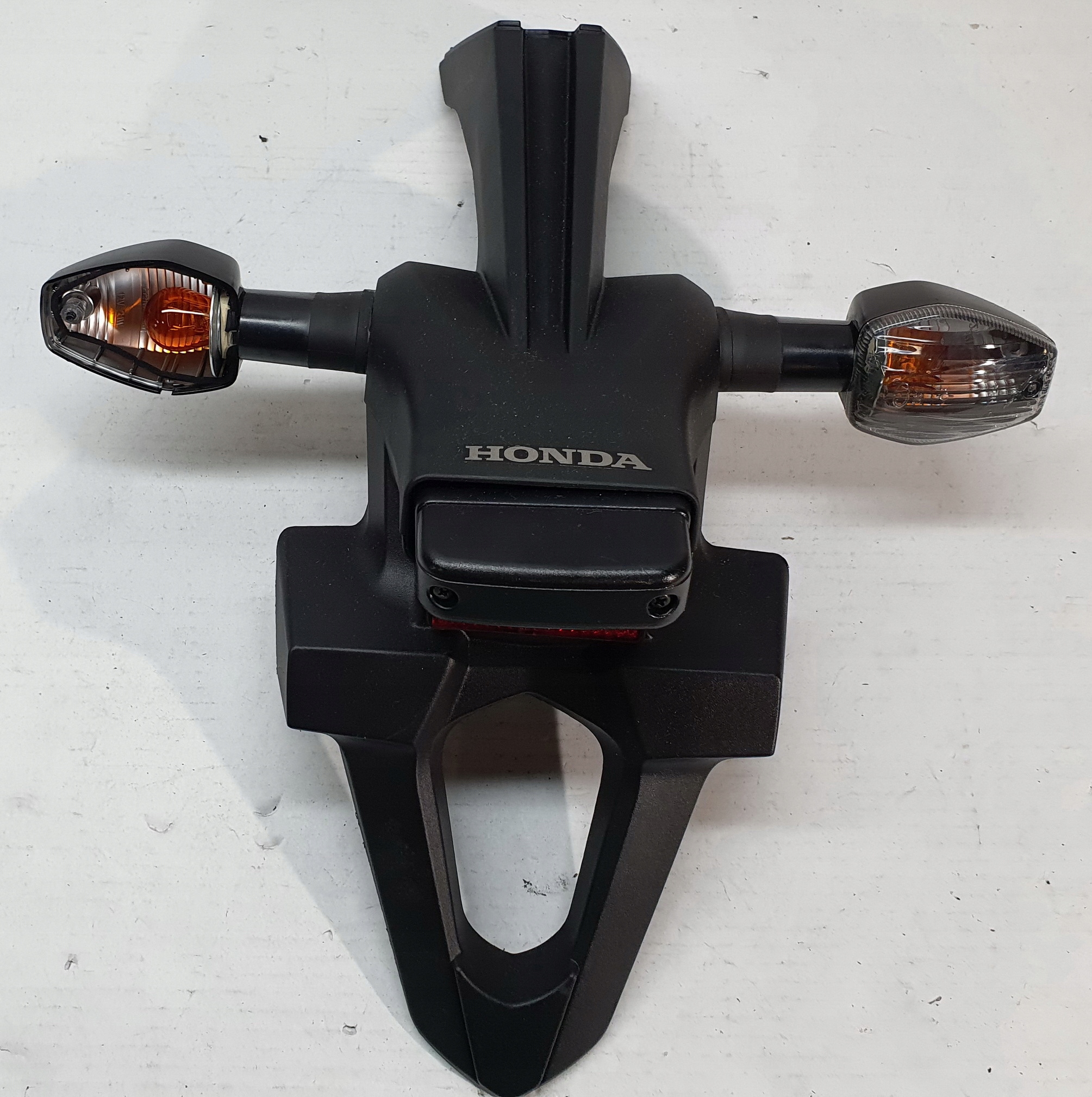 80100-MFN-D000 - Крепление платы направления Honda CB 1000R SC60