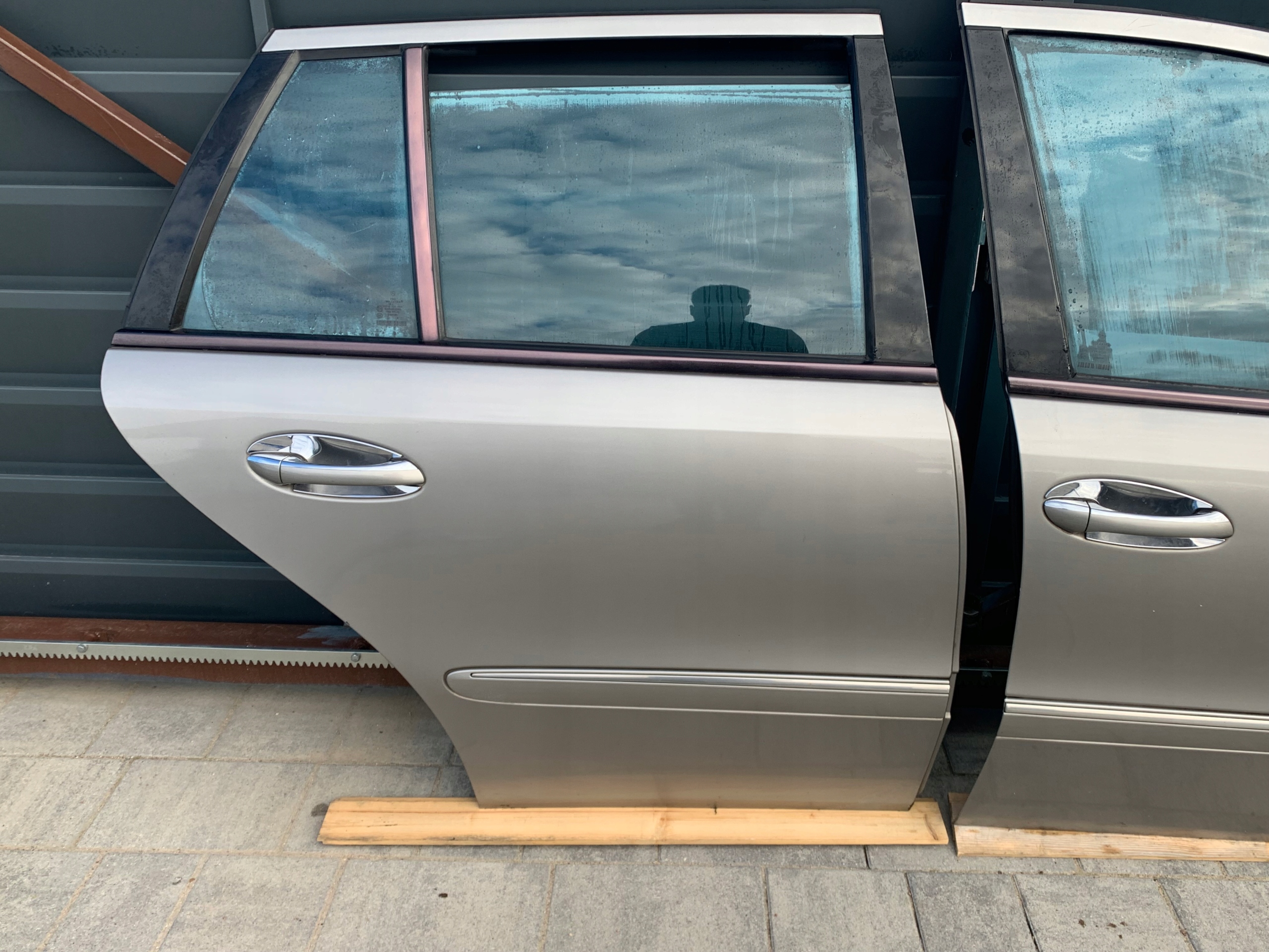 MERCEDES E W211 door front PRZENIE right right C723 723