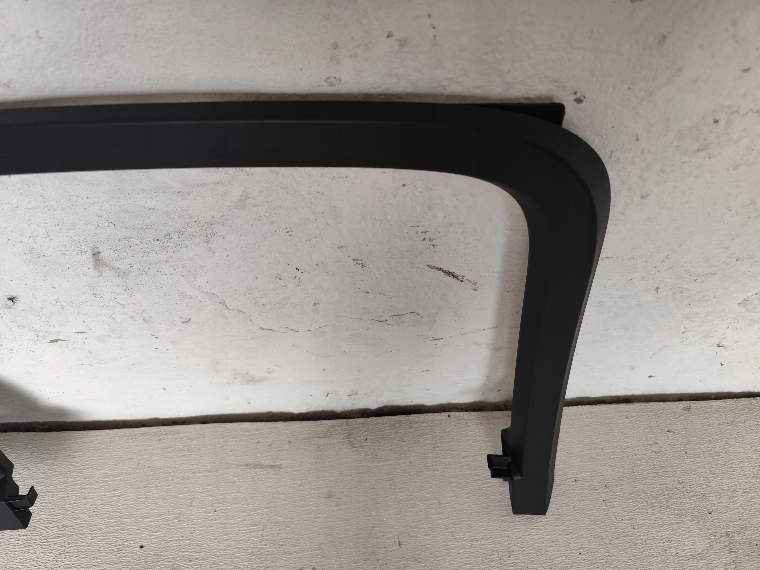 VOLVO XC60 II 2022 moulding windows door left rear part