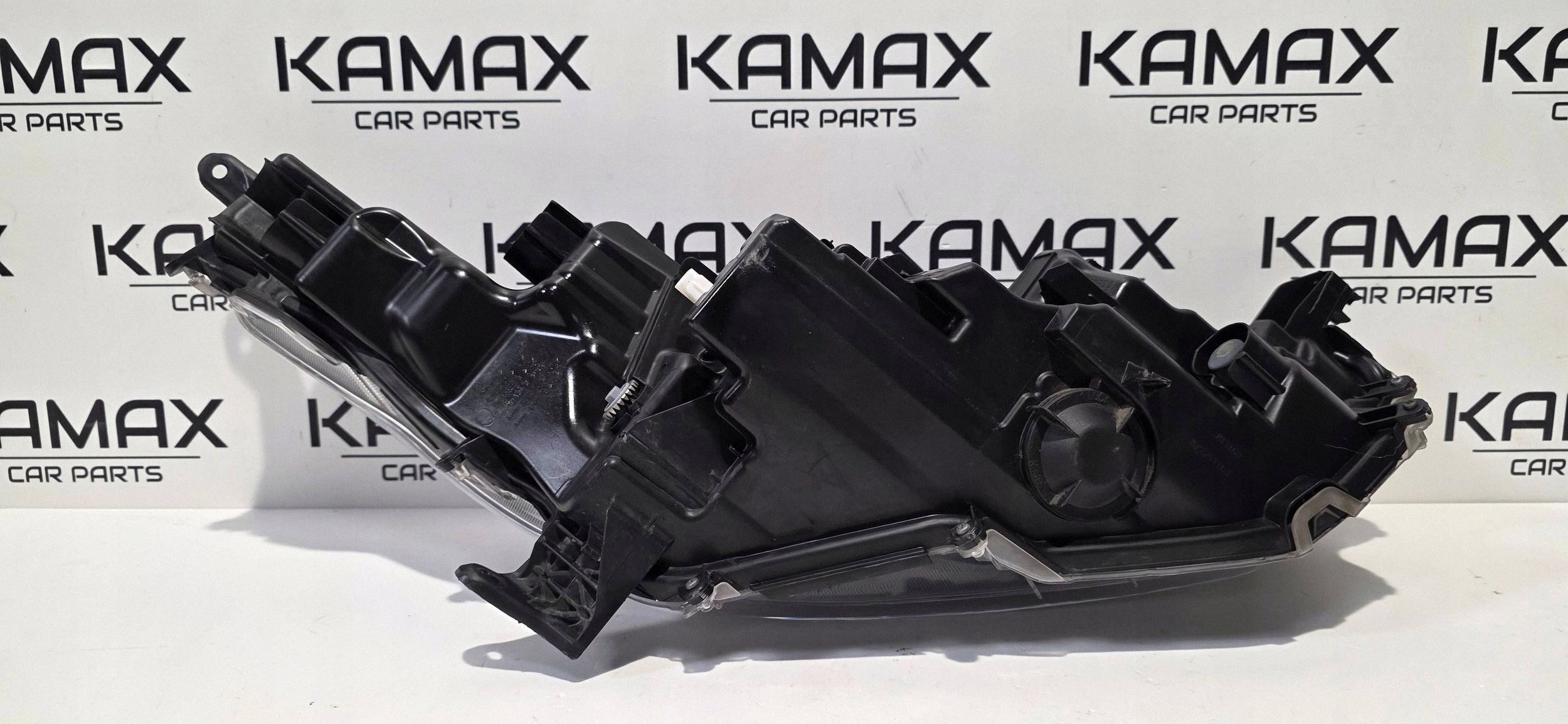 light left front FULL LED TOYOTA YARIS IV 20- original KOITO K0-8
