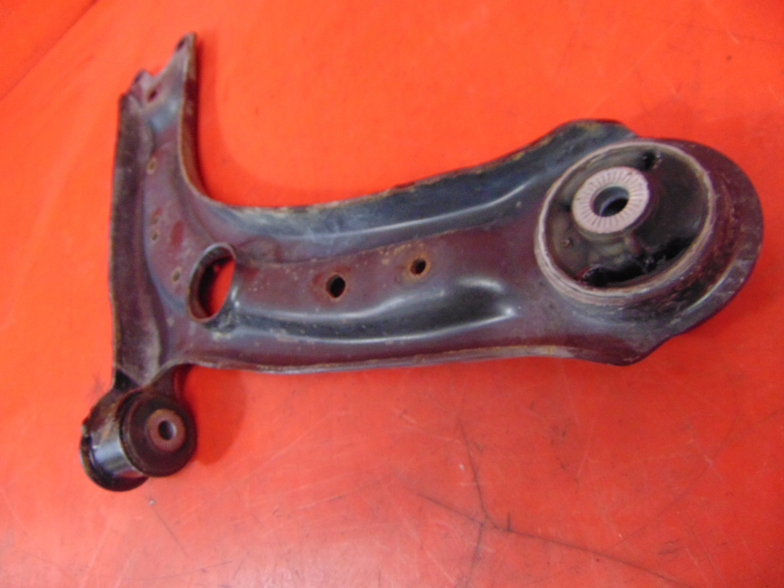 Audi Q3 II F3 83A arm left front front