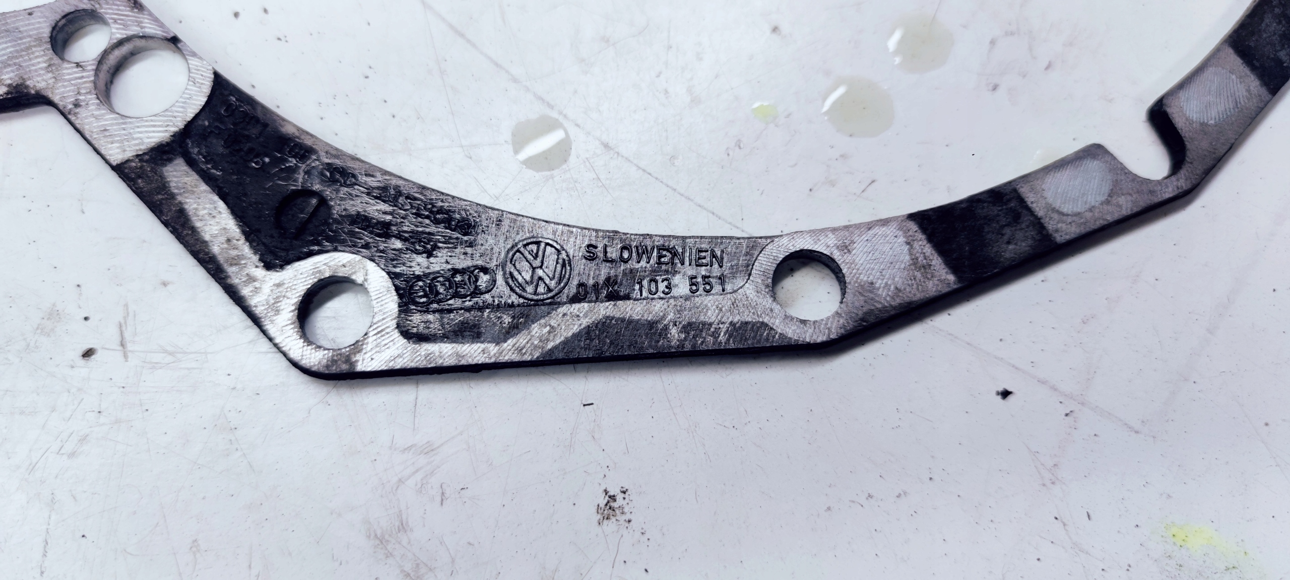 DYSTANS CAMBIO INGRANAGGI AUDI VOLKSWAGEN 01X103551