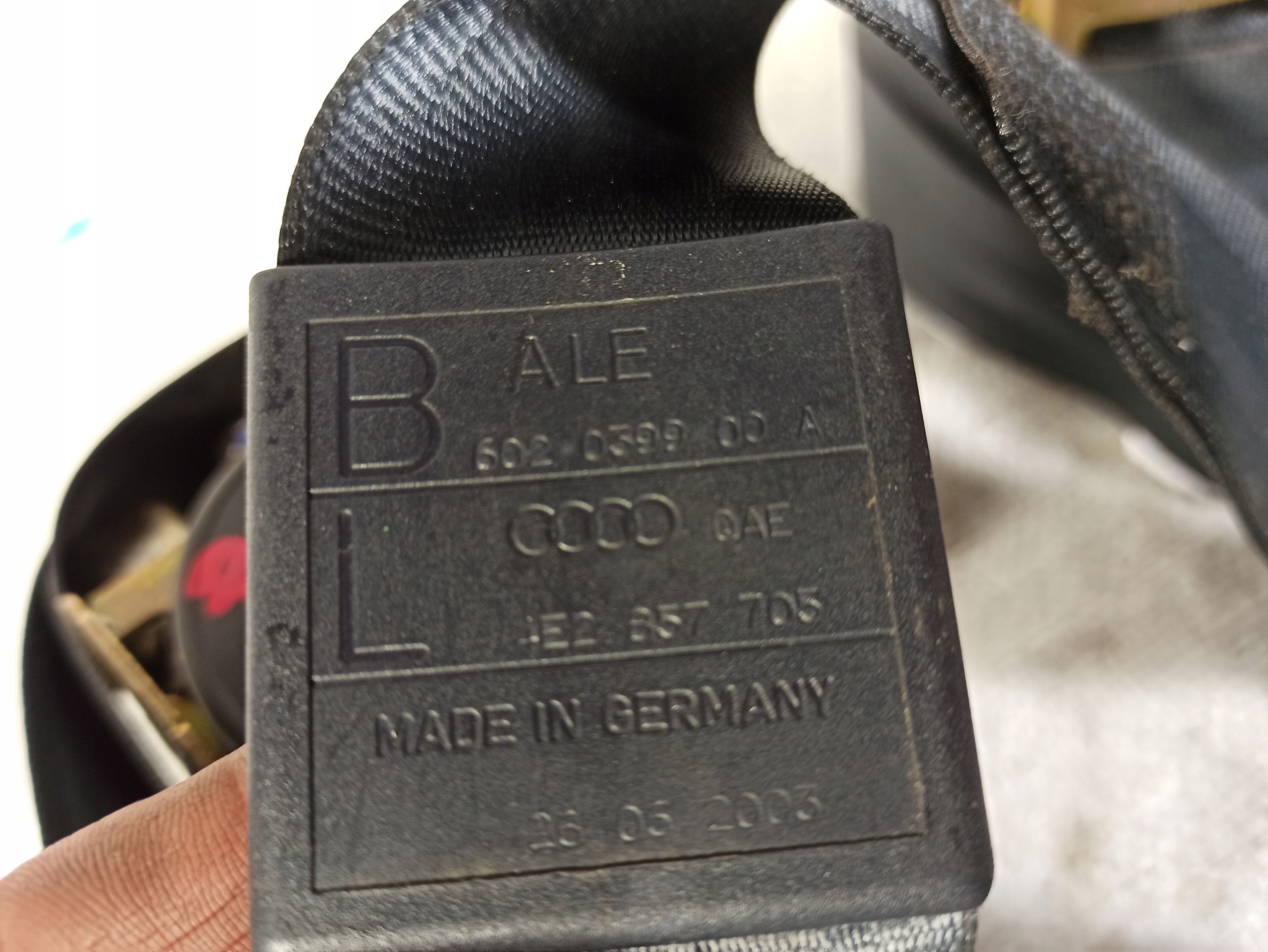 Audi A8 D3 ремень безопасности