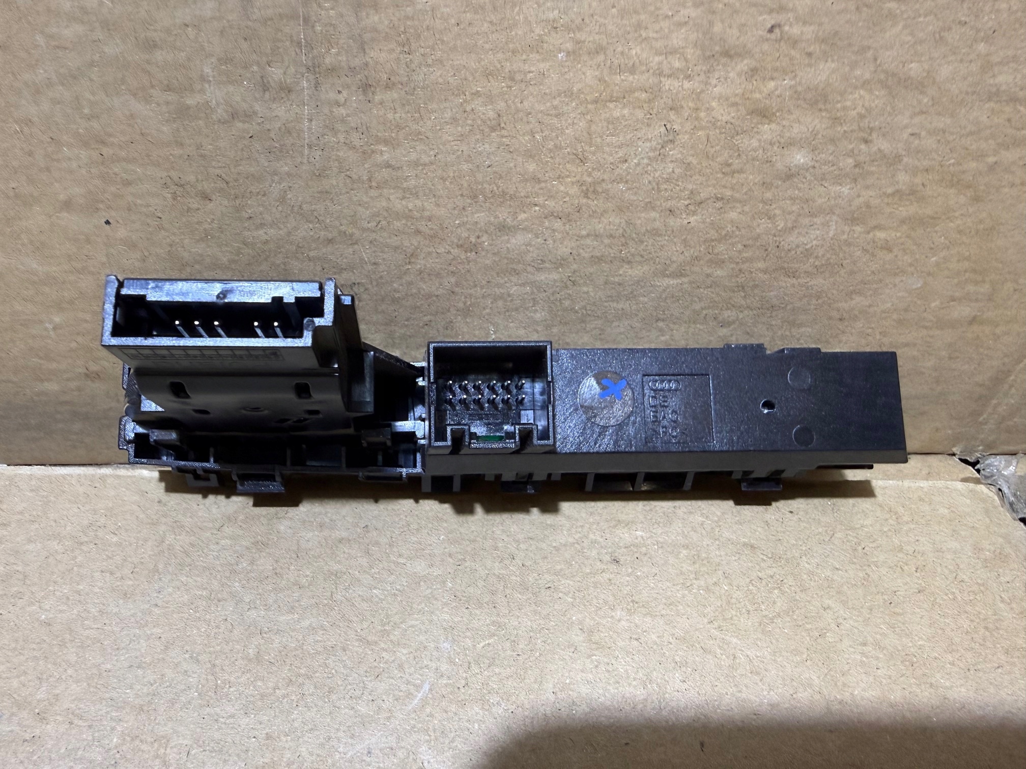 AUDI A8 D4 PANEL controls PRZYCISKI button PDC ROLETY 4H0820911B