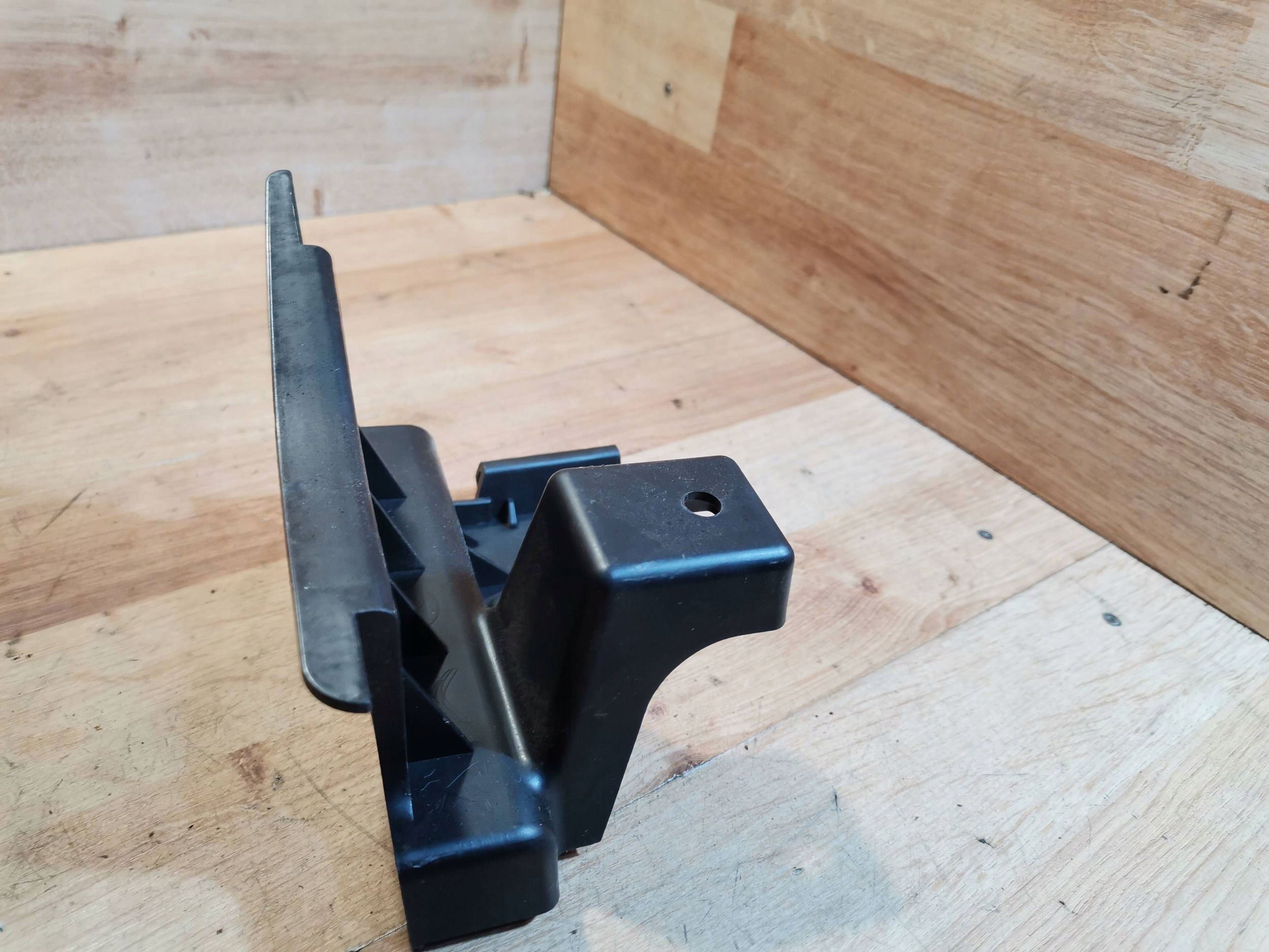 bumper bracket of the front Citroen C4 Cactus 9801304280