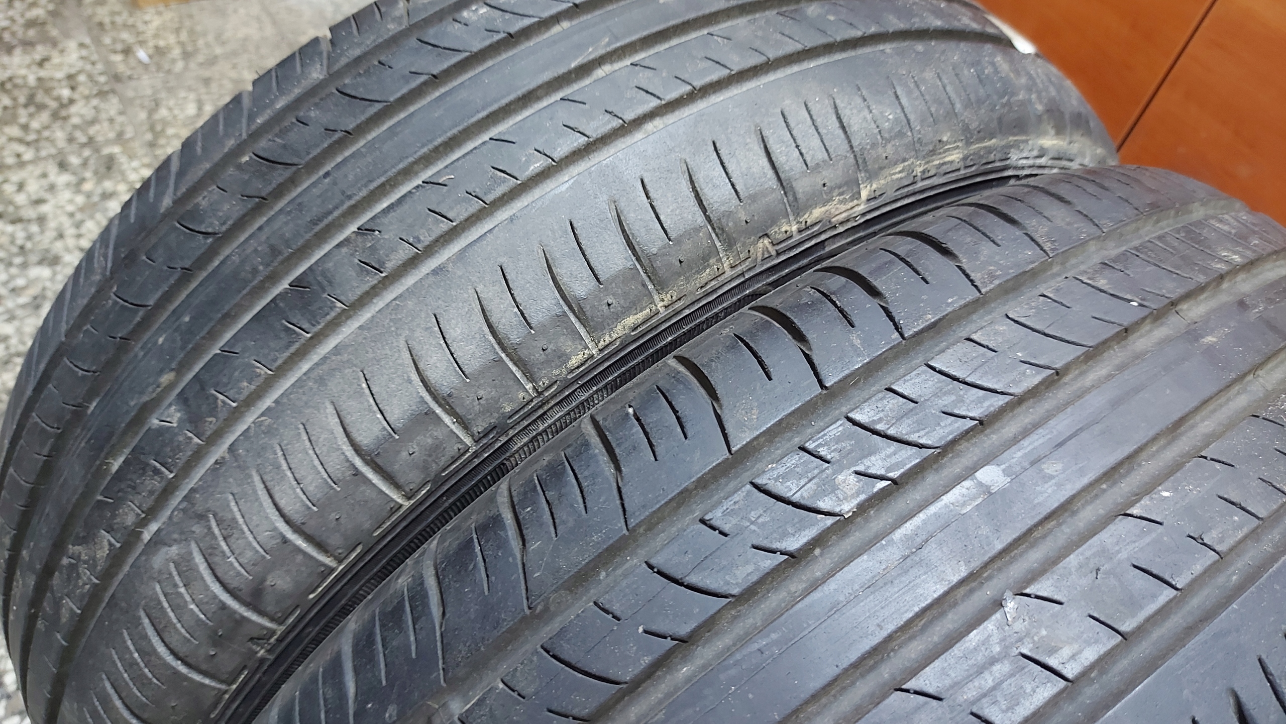 DUNLOP ENASAVE EC300+ 215/60R17 tyres summer 6,5mm