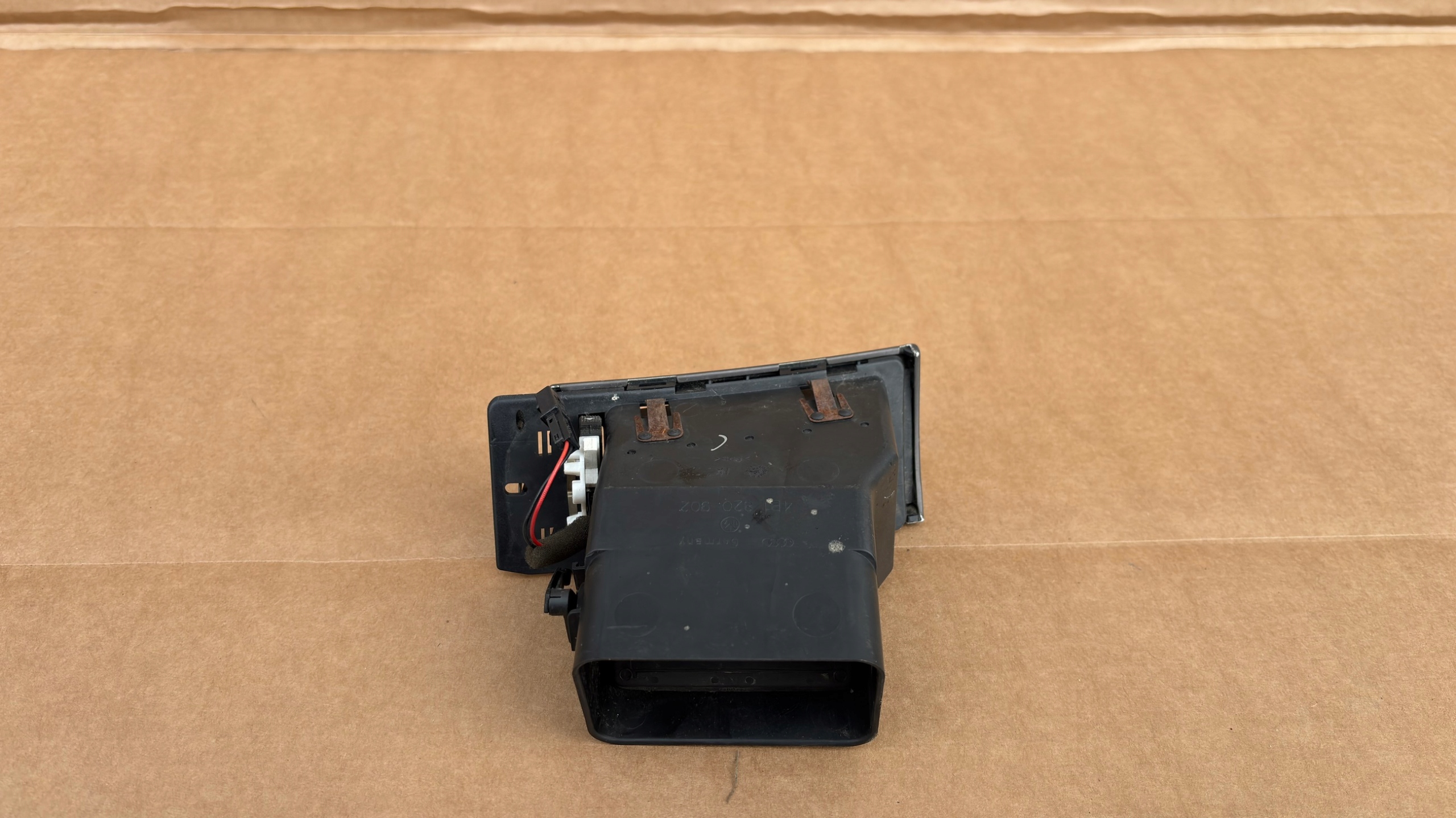 right grid air conditioning devices consoles AUDI A6 C5 4B 4B1820902 K70/32NIK