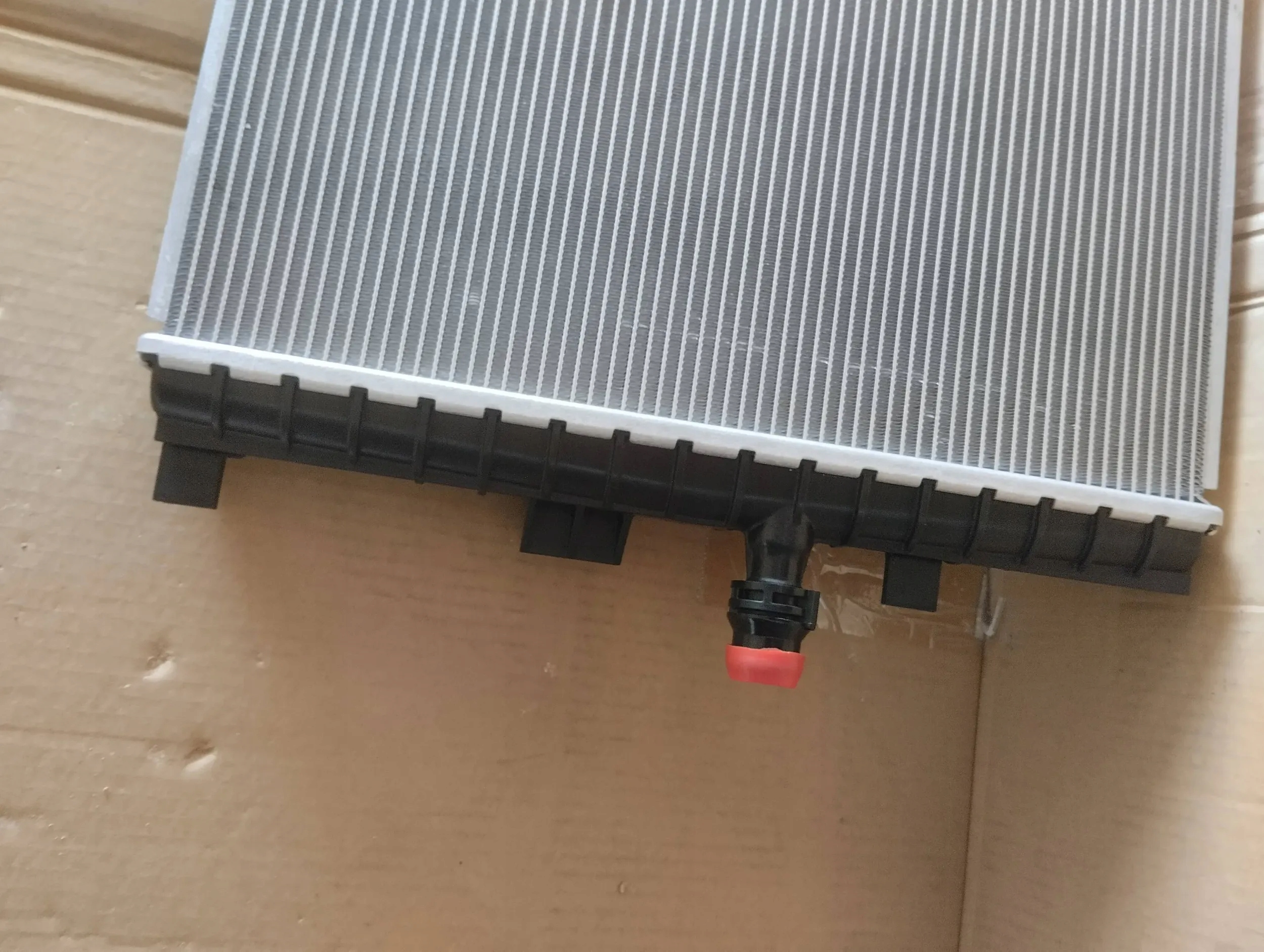 Tesla Model Y Chłodnica wody oryginał Producent części Tesla