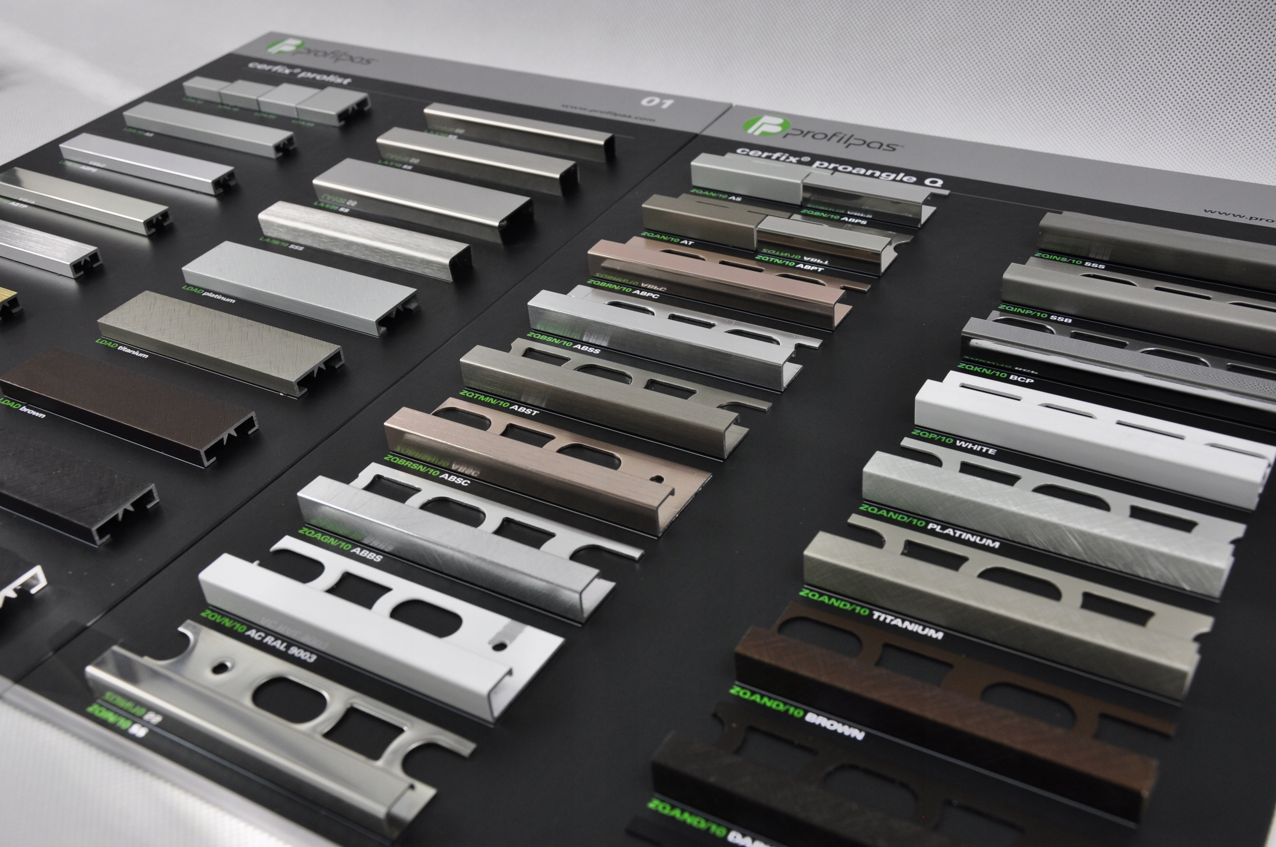 ŚCIENNA LISTWA DEKOR. 25MM RYSY SREBRNA PROFILPAS Kod producenta 93243