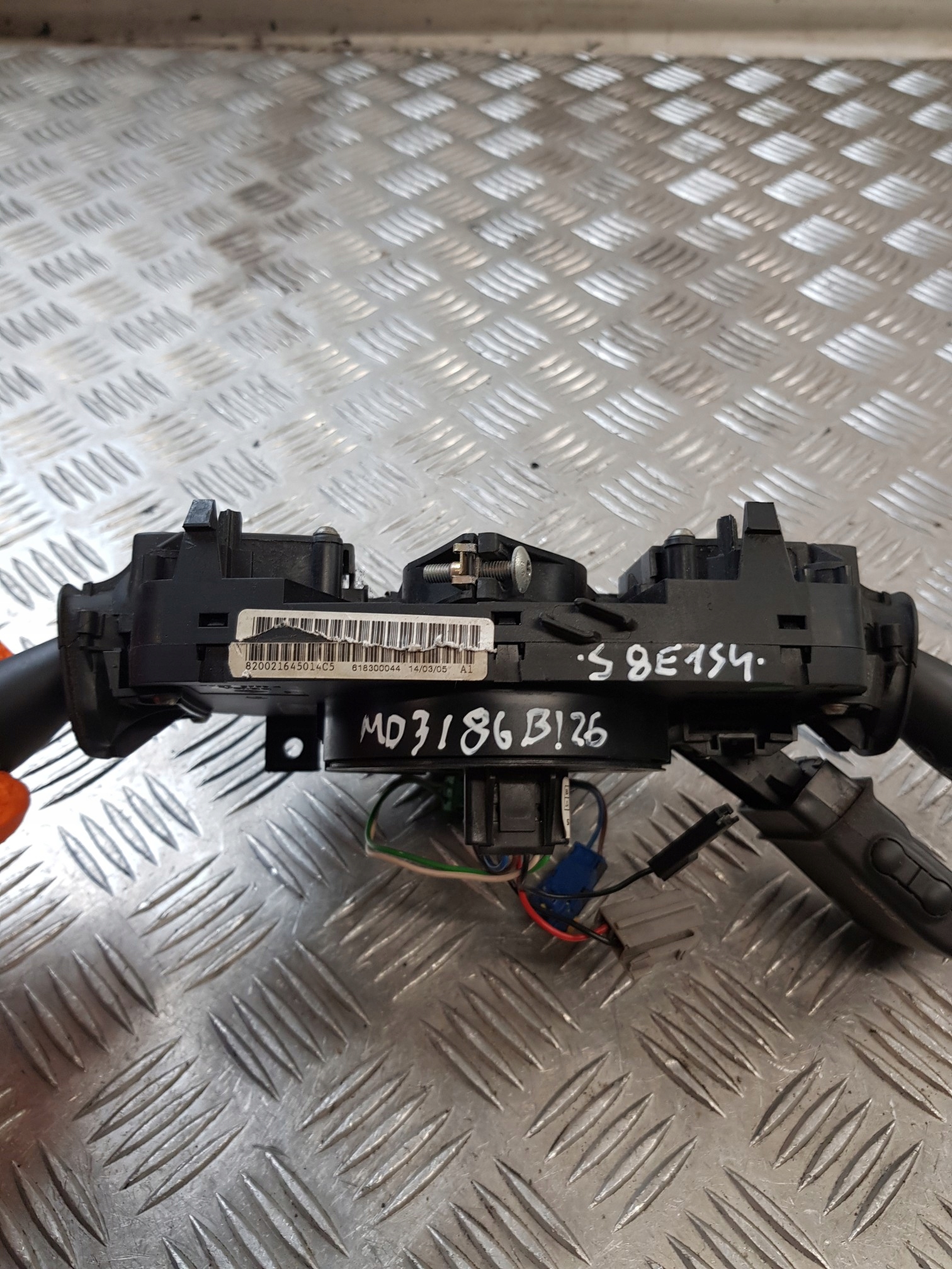 steering wheel levers and controls ring 8200216450 RENAULT MEGANE II