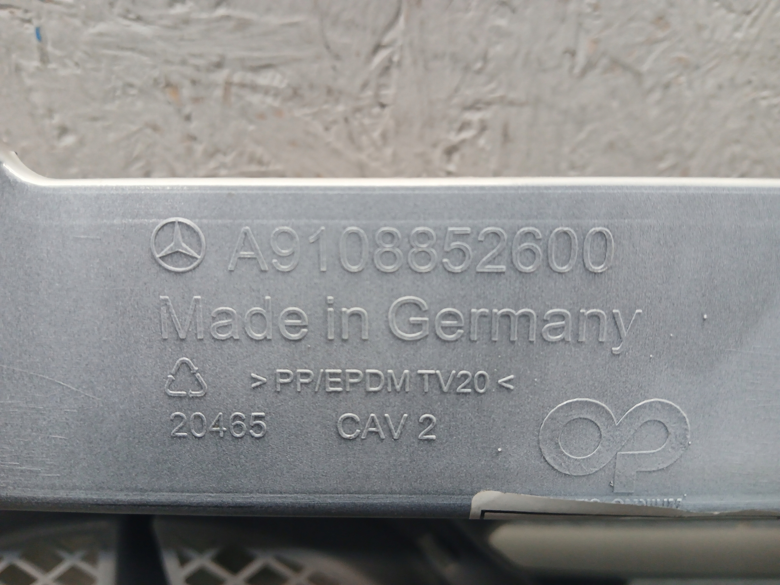 Grille MERCEDES SPRINTER W907 W910 A9108852600