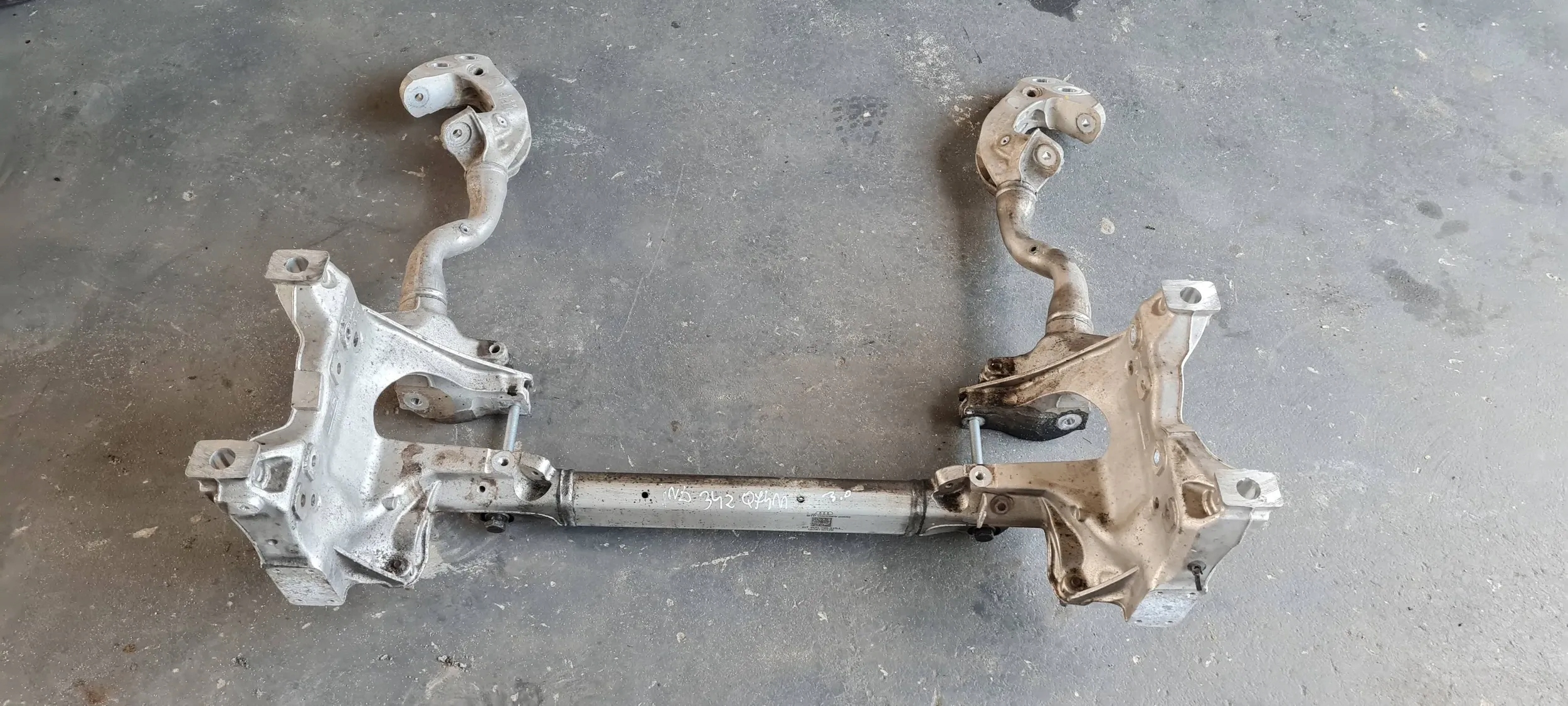 Q7 4M II axle beam axle beam sider front front subframe LAWA 4M0399315L