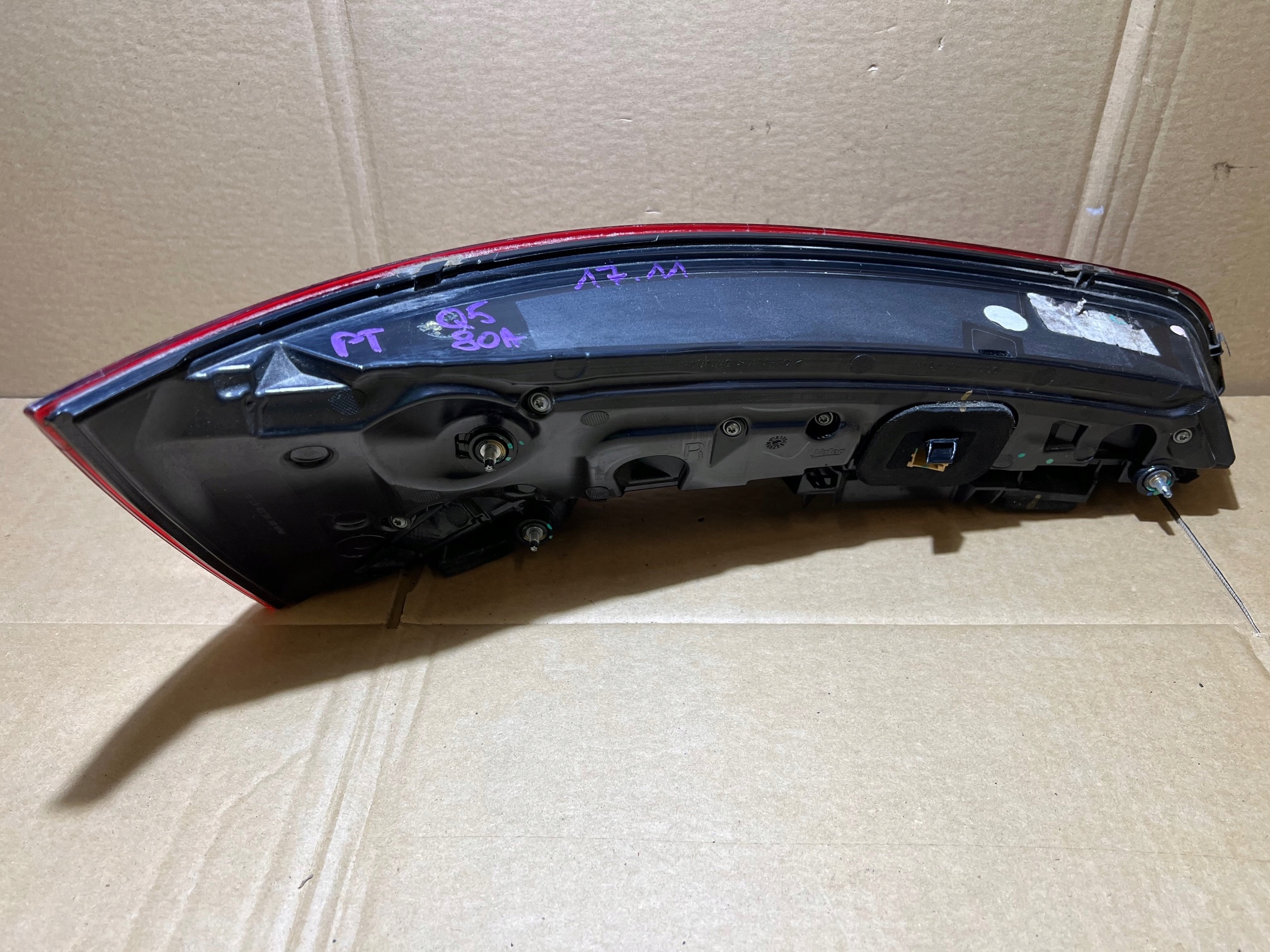 AUDI Q5 II 80A FY light LED right rear right rear part USA