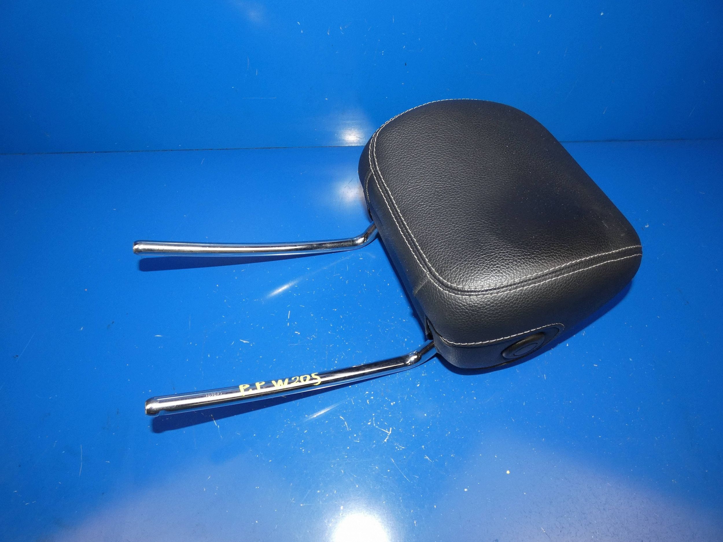 MERCEDES C KLASA W205 rest seat right front