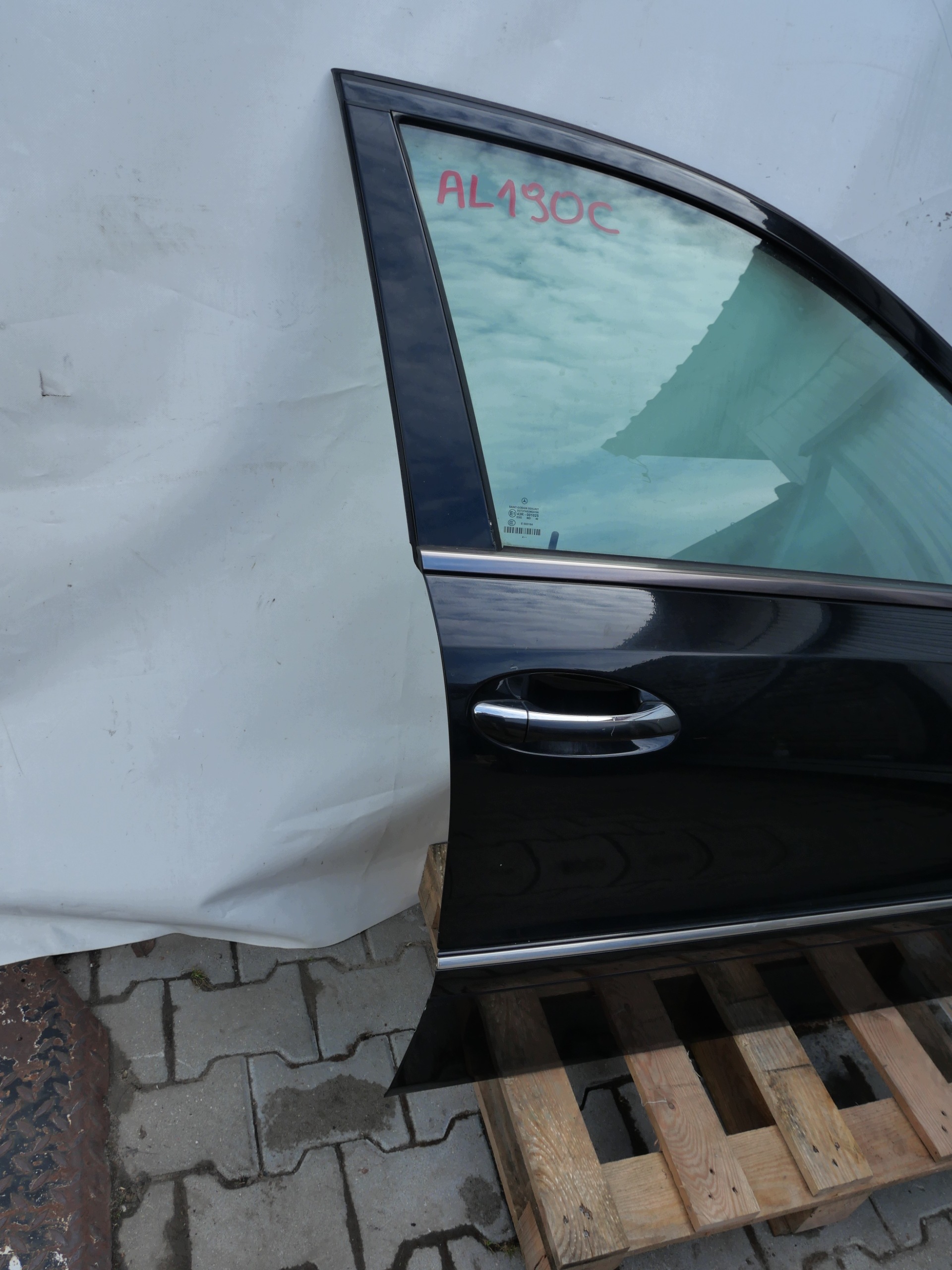 MERCEDES-BENZ W211 E class door right front