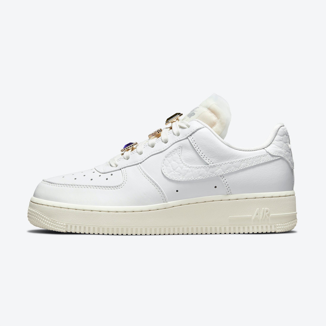 Boty Snakersy Nike Air Force 1 Low Wmns Premium Bílá kůže DN5463-100 40EU