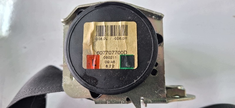 seat belt adjuster left front OPEL CORSA D 607707700D
