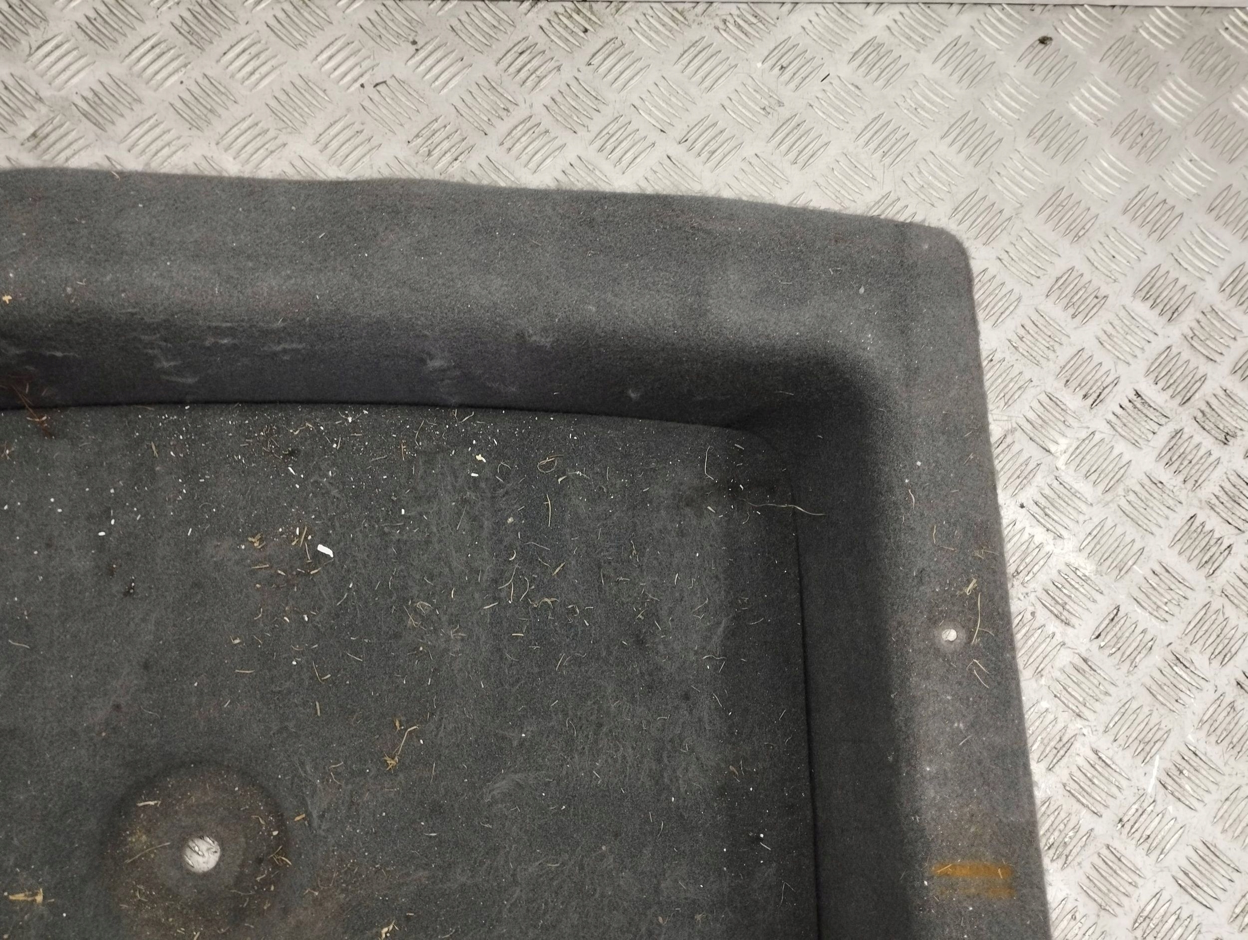 MASERATI QUATTROPORTE 2010 бардачок багажника