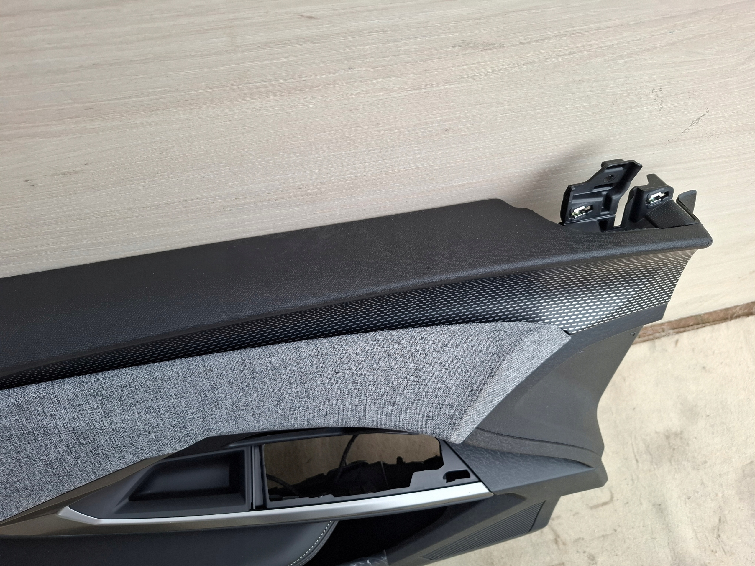 Peugeot 5008 III 2025 side upholstery door left front left