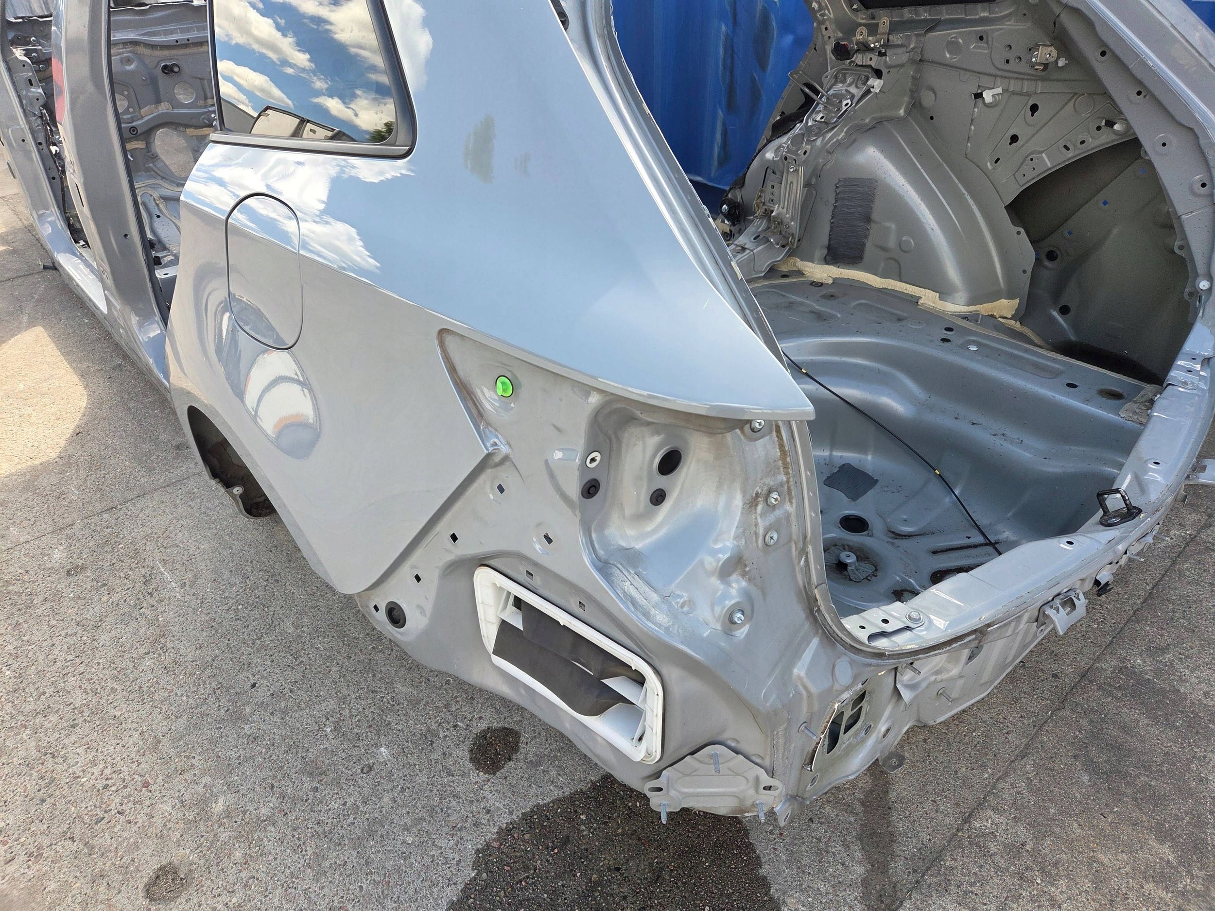 Toyota Corolla E21 Kombi quarter rear left