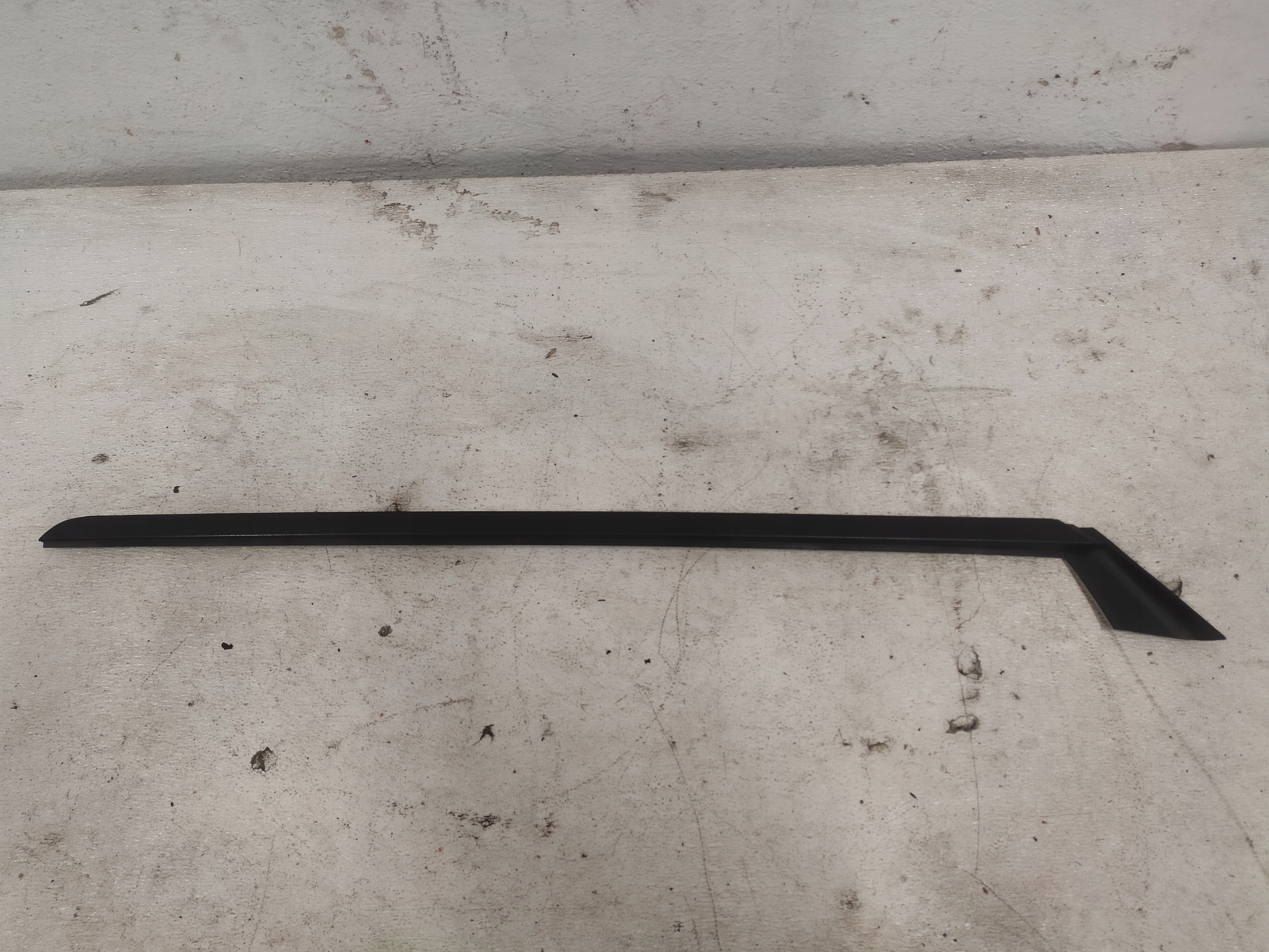 HYUNDAI I20 III 2021 moulding windows CZOLOWEJ left