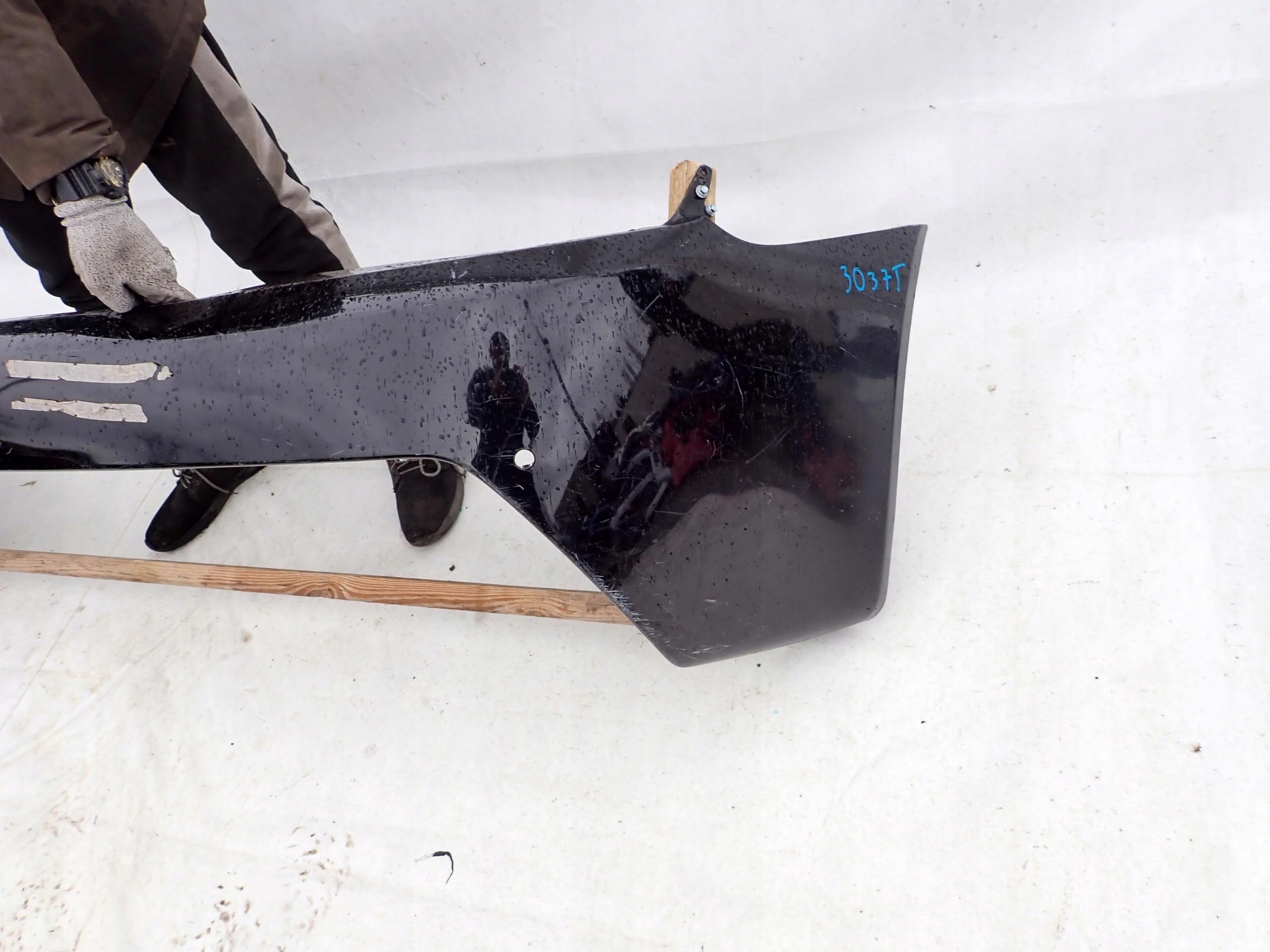 ASTON MARTIN VANTAGE S V12 bumper rear part rear PDC