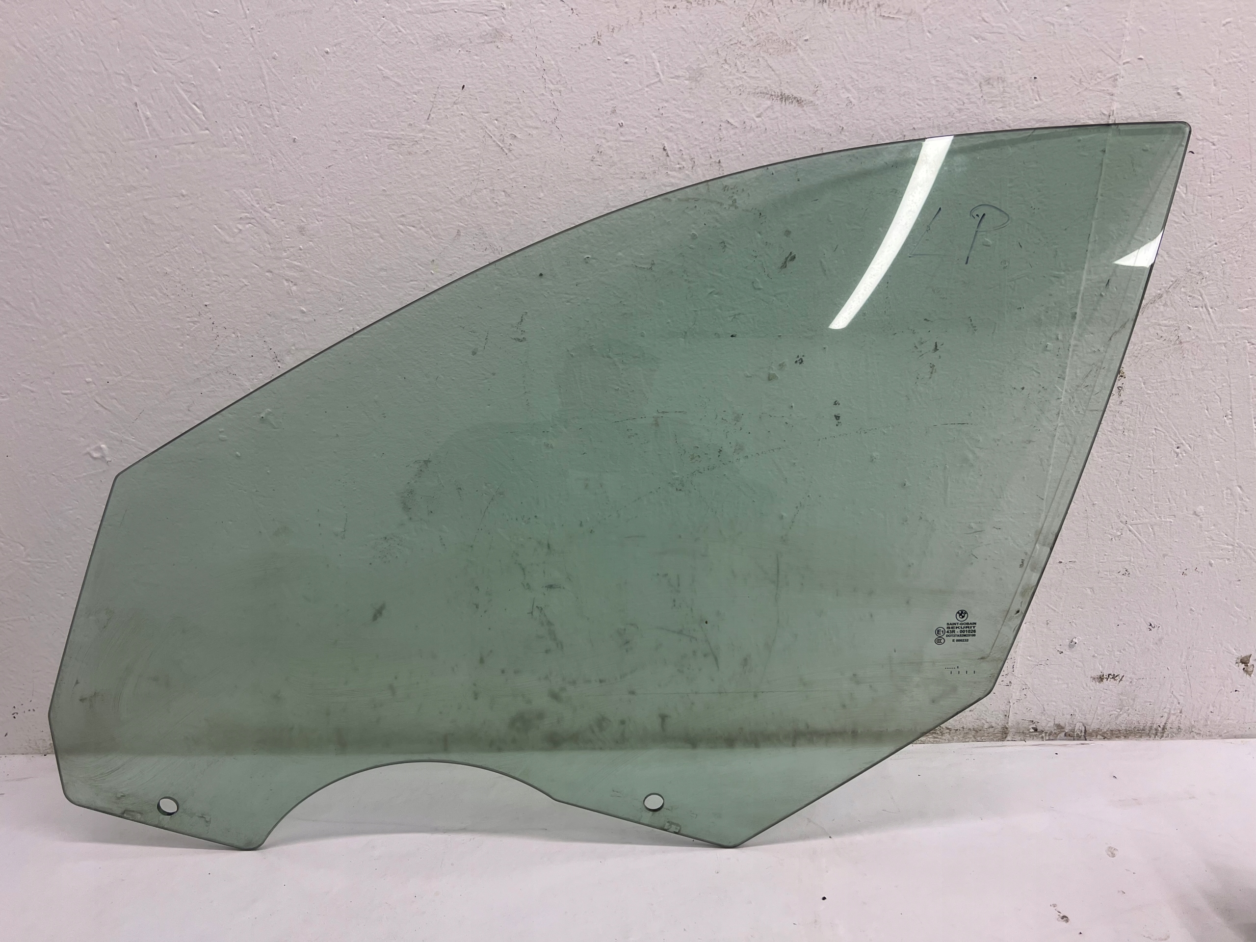 window side door left front BMW SERIA 7 F02 AS2 2011R