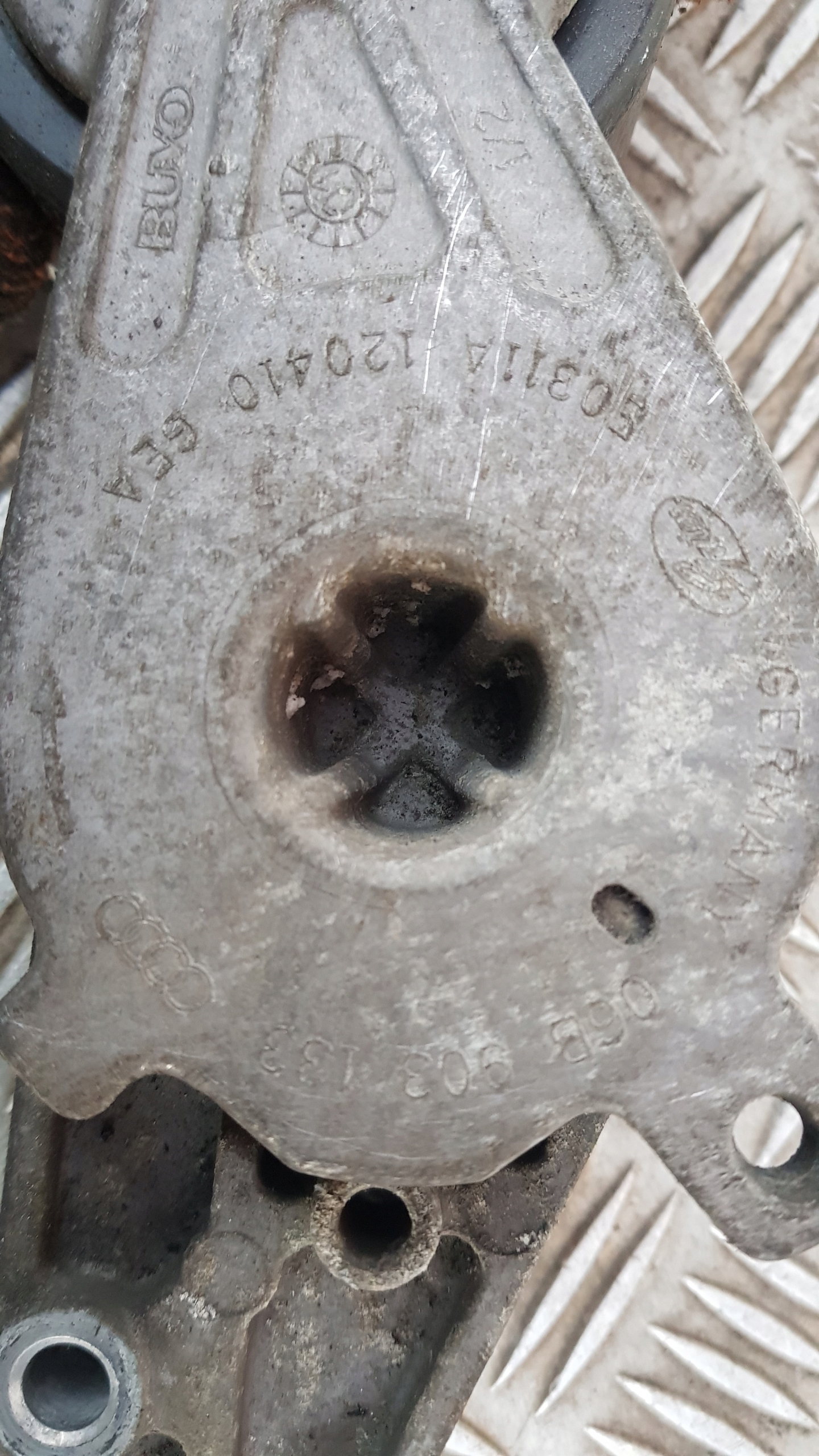 AUDI A4 B6 2.0 ALT TENDITORE cinghie 06a903133