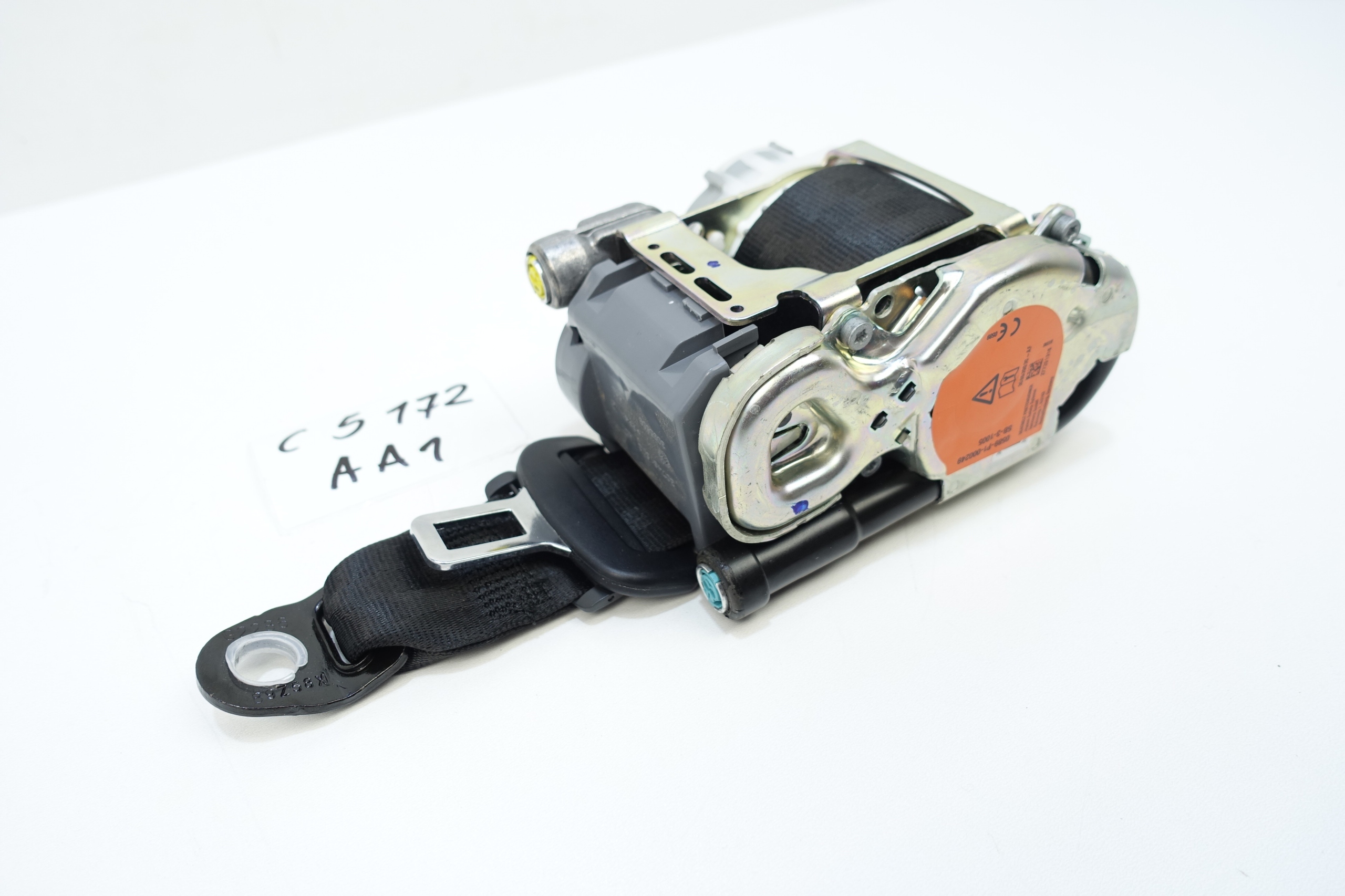 ремень передний левый Audi тт 8S8857705B