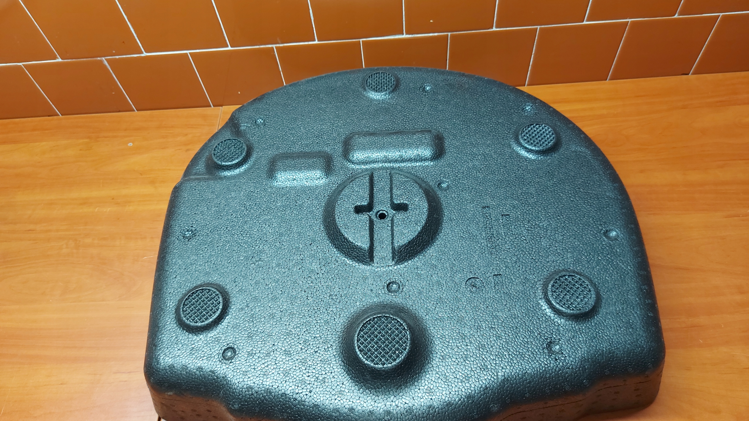 STYROPIOAN boot floor well TOYOTA YARIS III