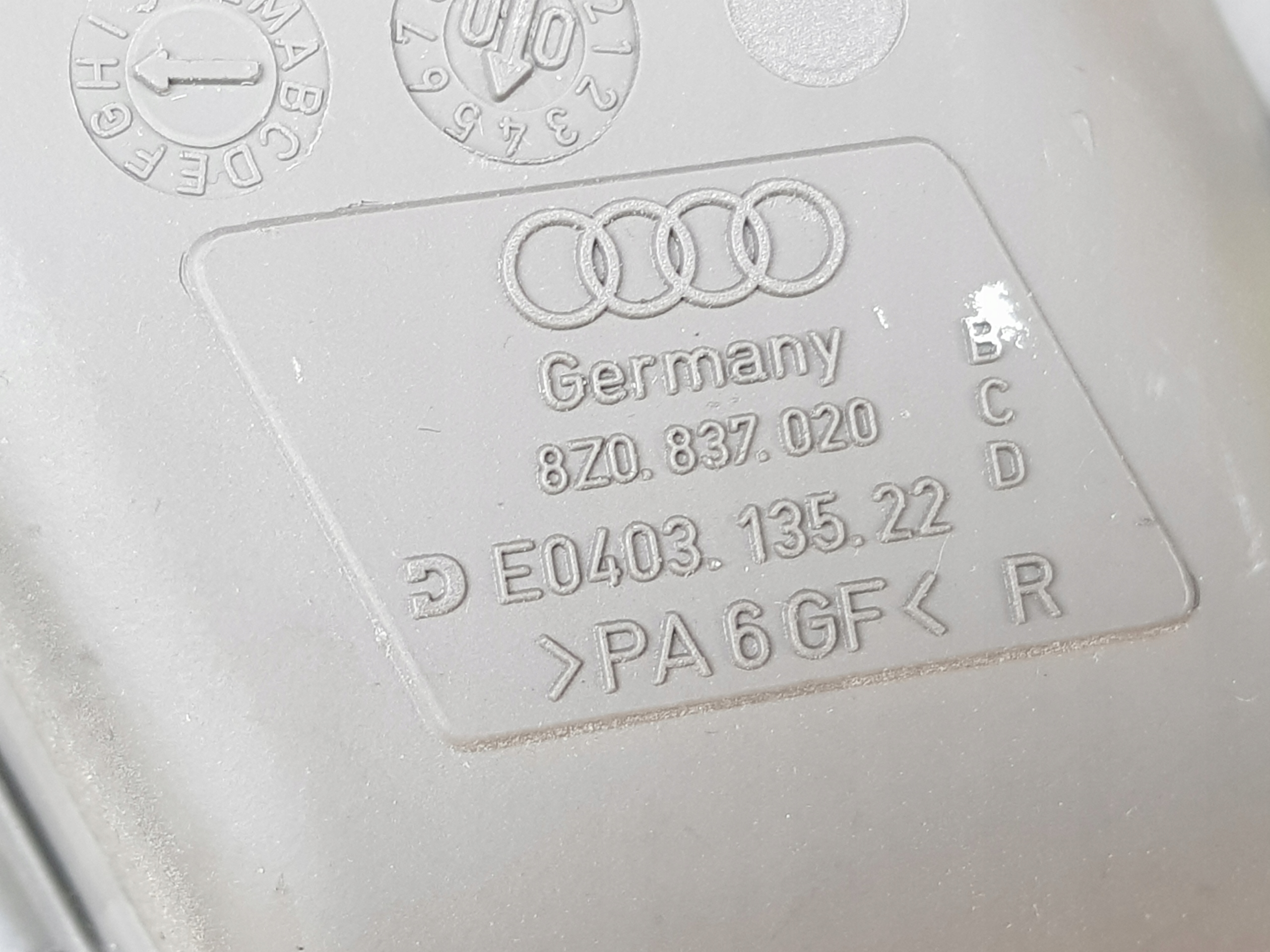 ручка двери внутренняя правый передний / Audi A2 / 8Z0837020 / исправная