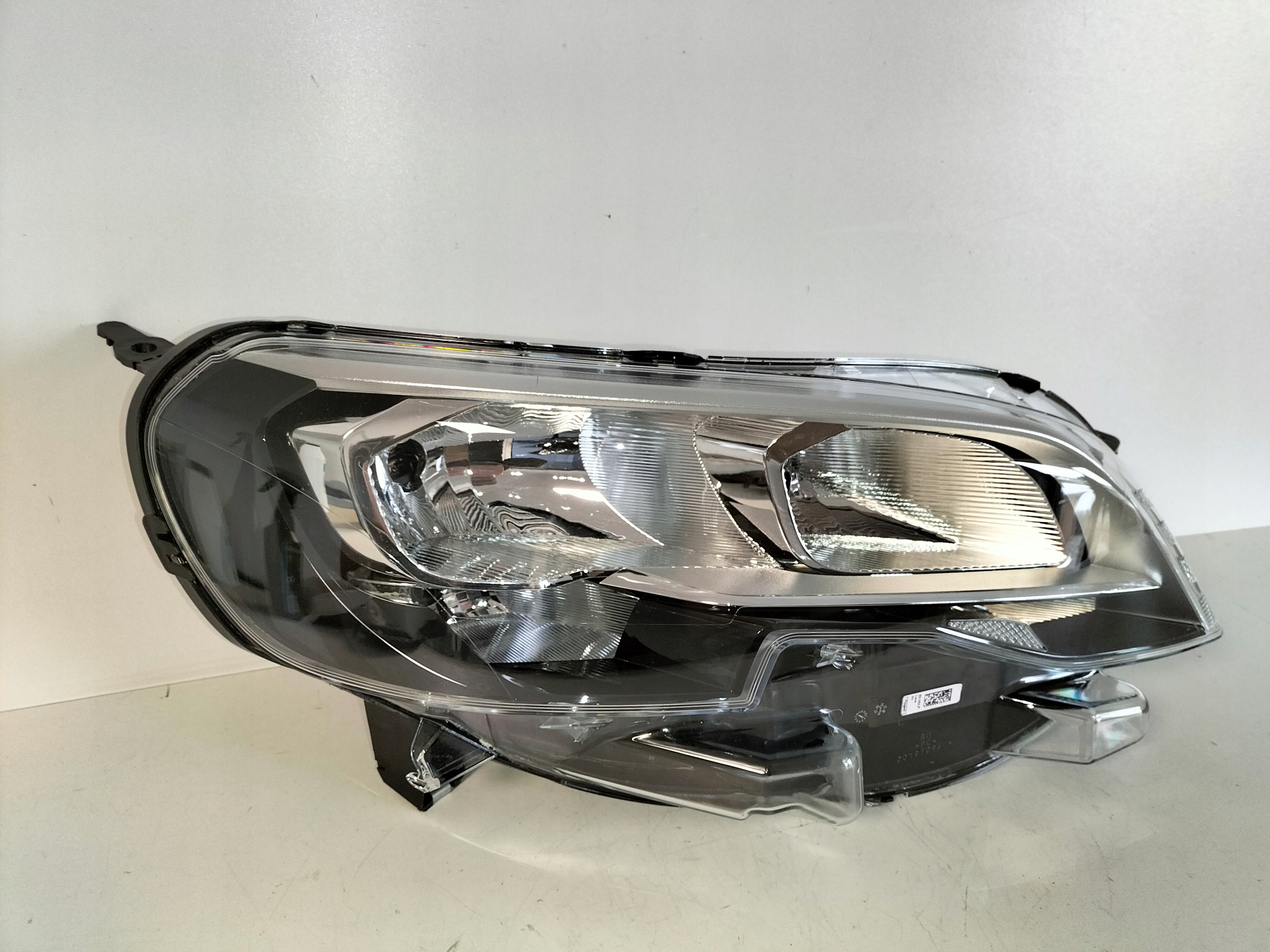 light front reflektor right PEUGEOT EXPERT III 16- TRAVELLER