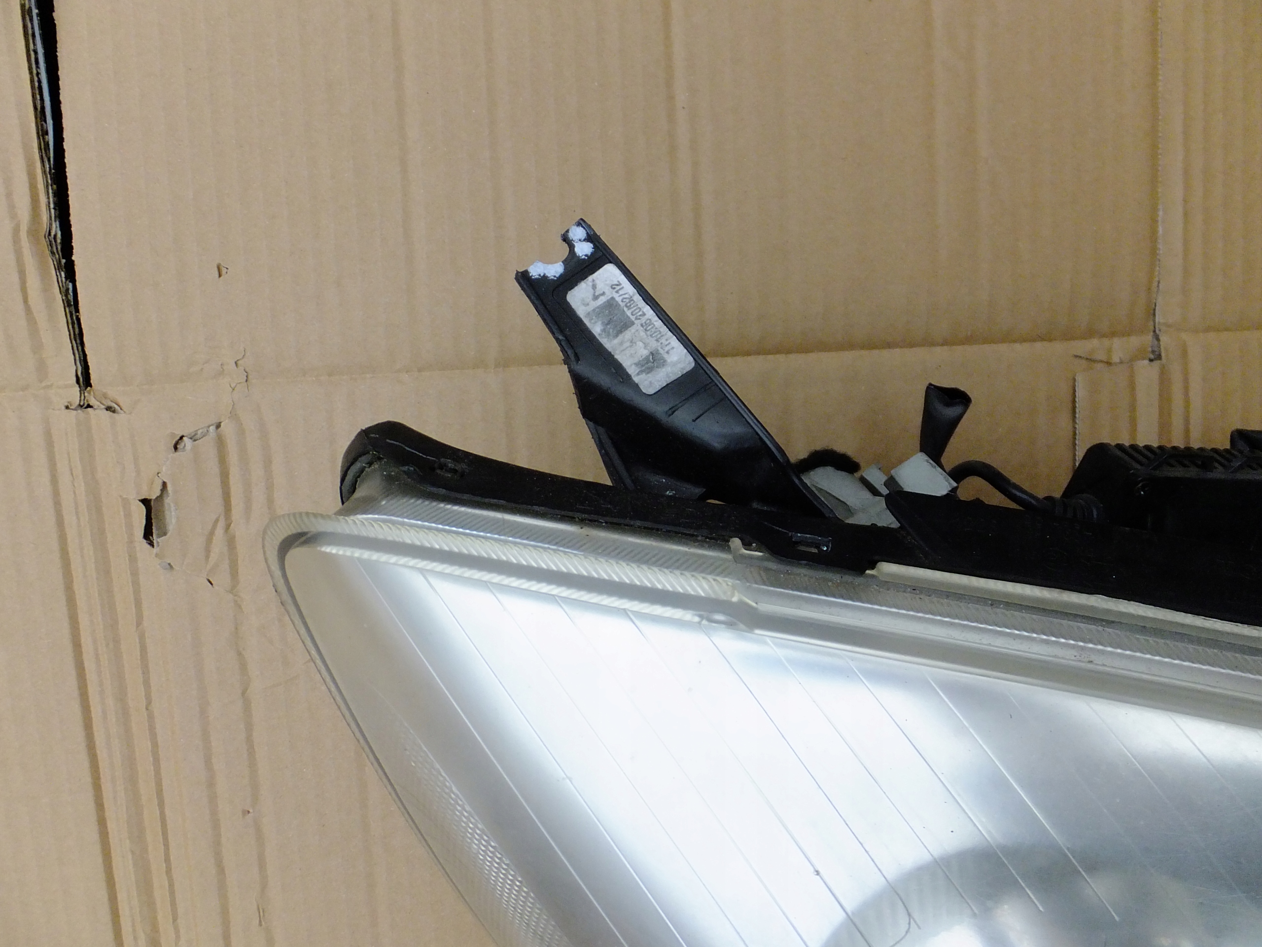 light right front toyota avensis T25 2006r EUROPA