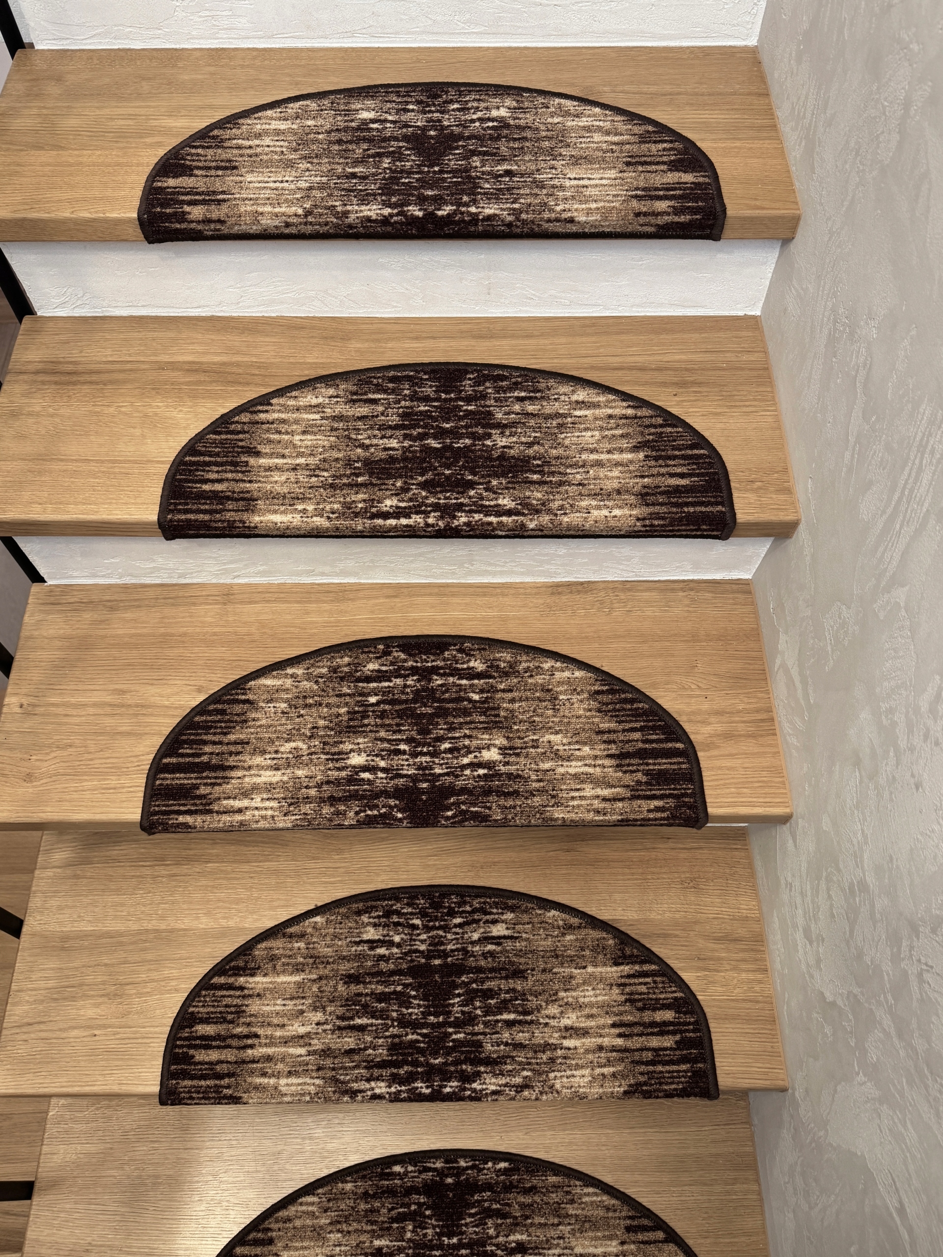 NAKŁADKI NA SCHODY ANTYPOŚLIZGOWE 64X24X3 WENUS BRĄZ Długość 64 cm