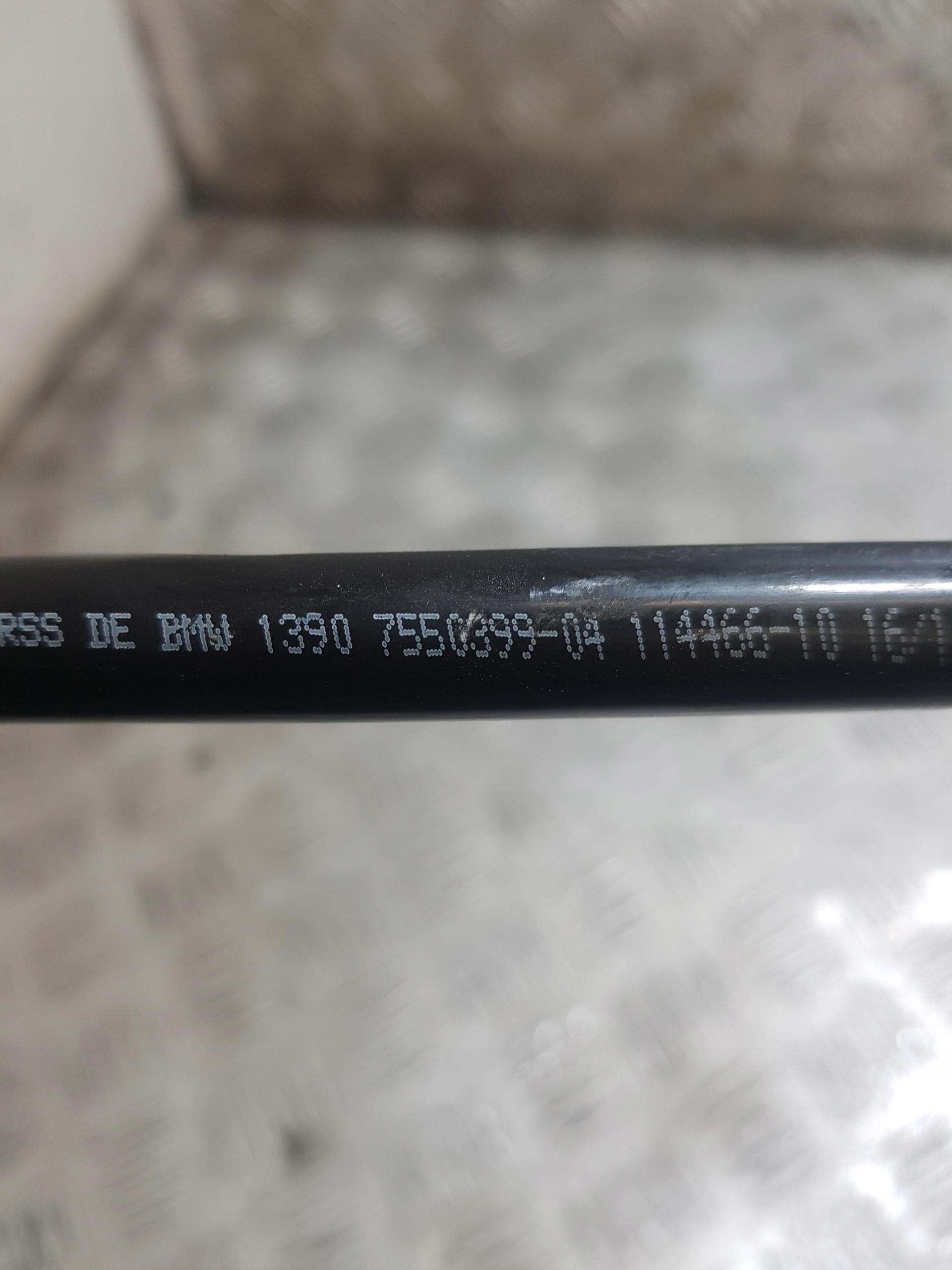 prijenos ODPOWIETRZAJACY BMW E90 7550399-04