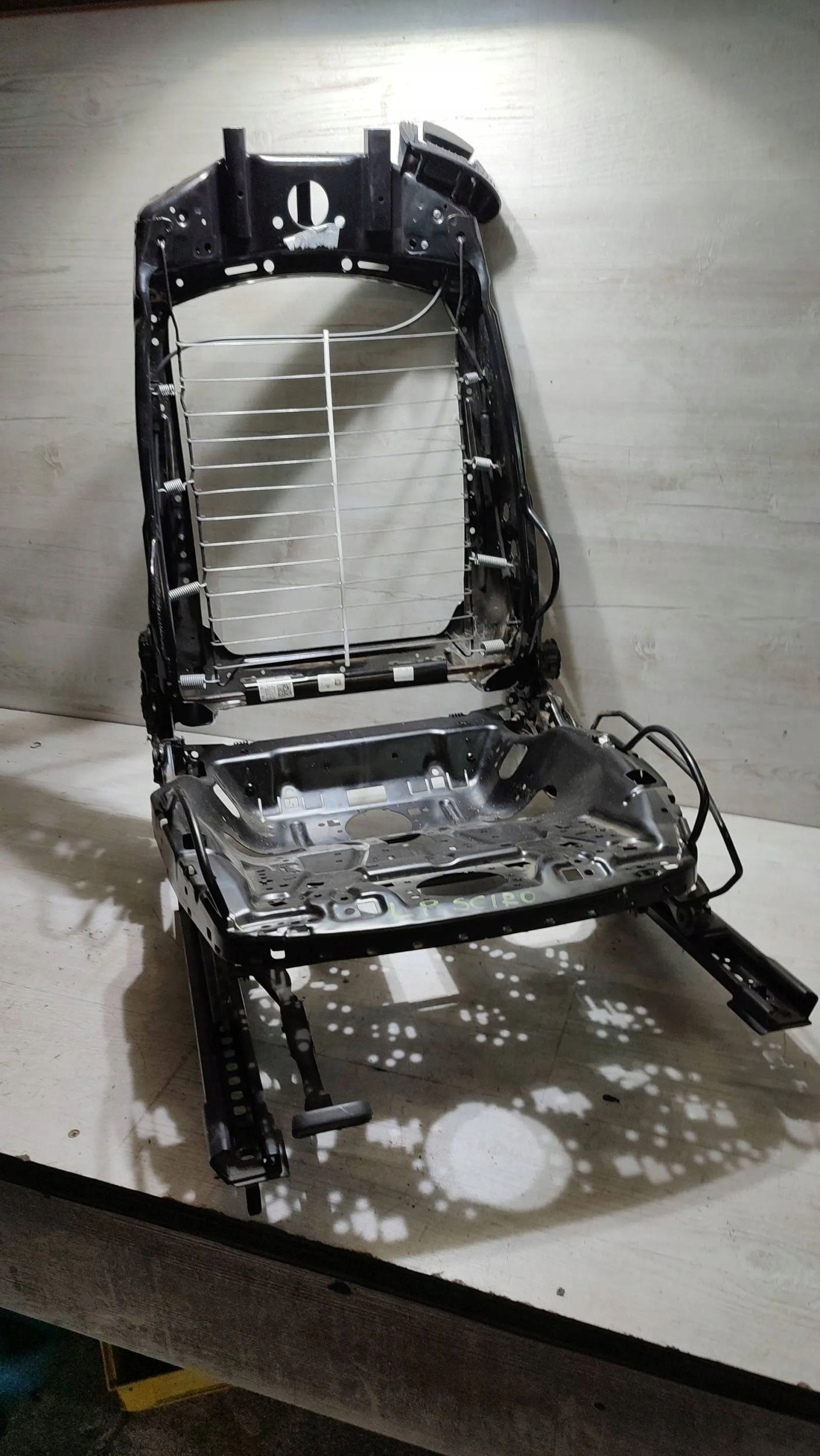 Volkswagen Scirocco 2013 front side left seat support