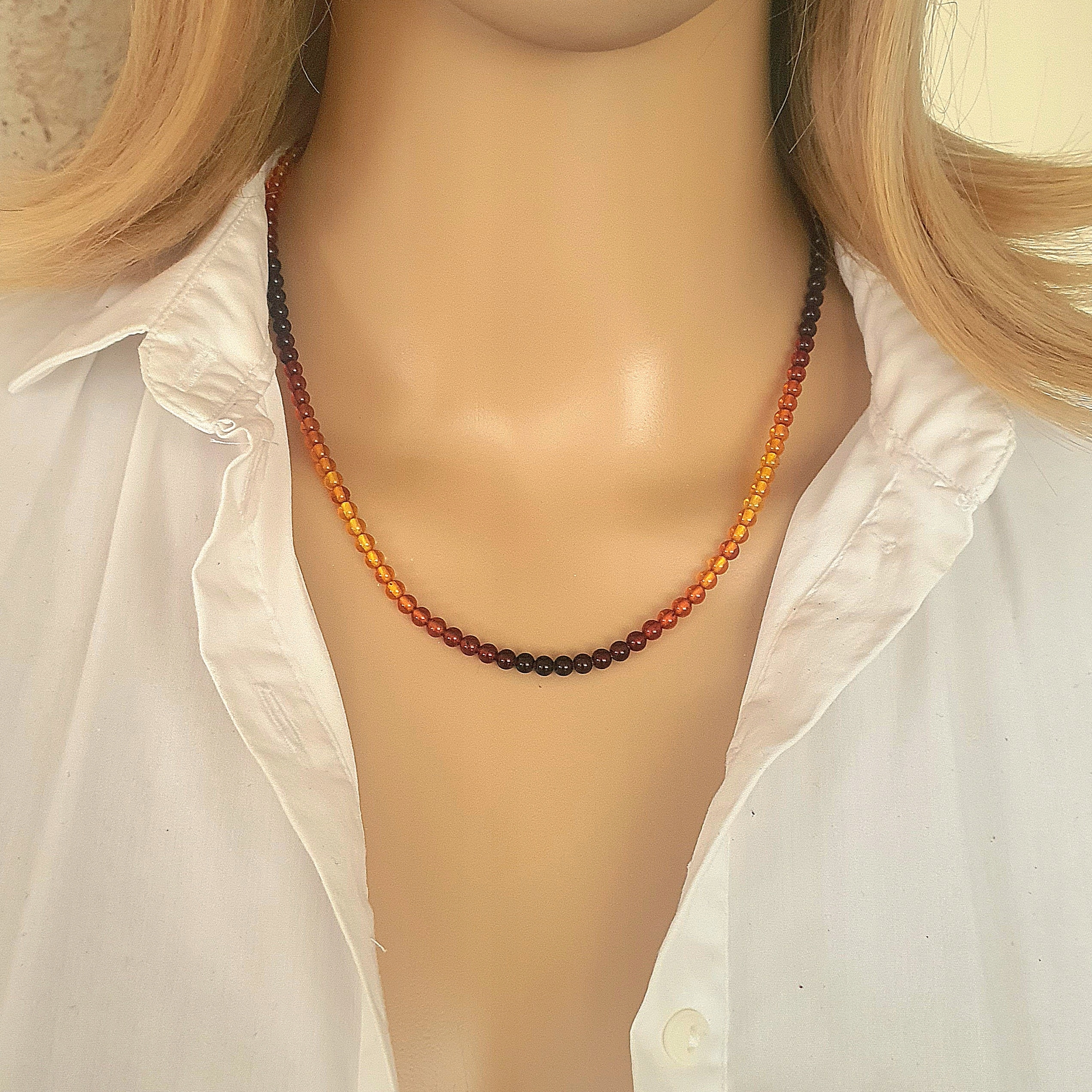 Jantarové Korálky Kulička 4 mm V Barvách Duhy Náhrdelník Baltský Jantar