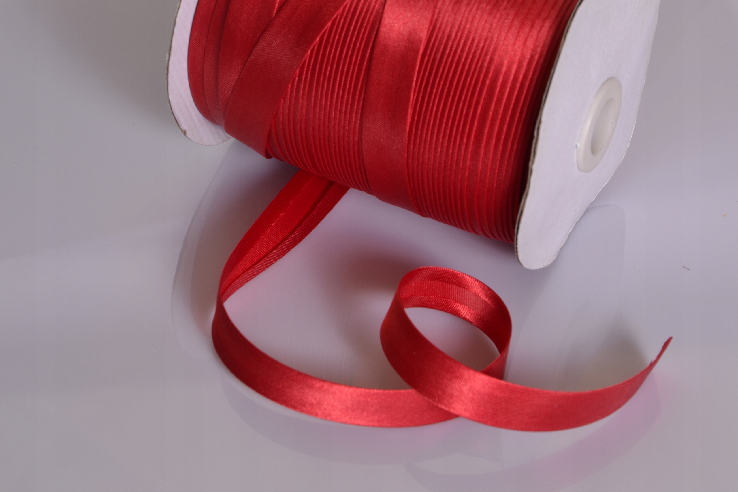 

Lamówka 15mm czerwona czerwień cena za 2 mb