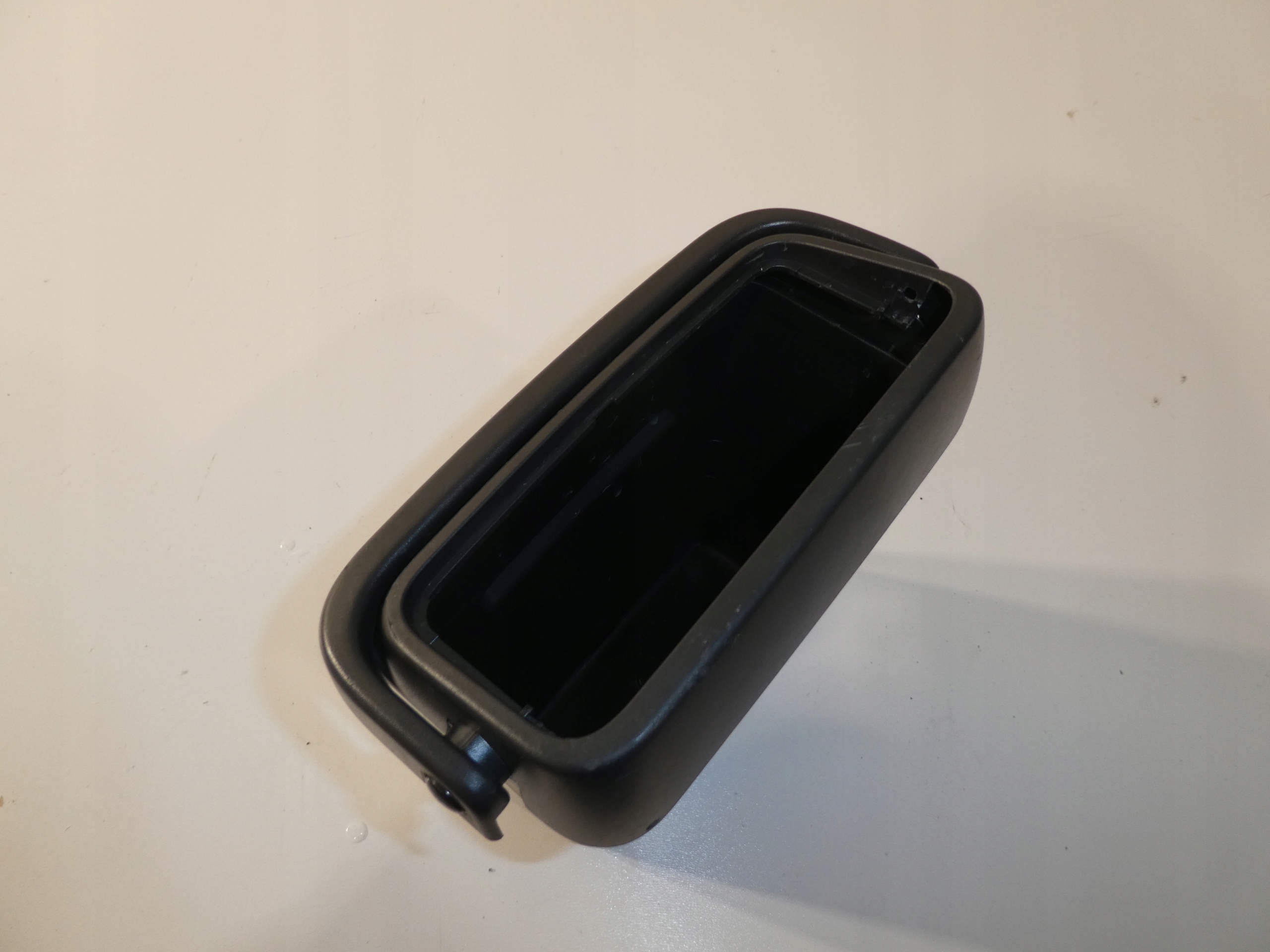 VW T5 MULTIVAN guard SMIETNIK passenger compartment 7H5867701
