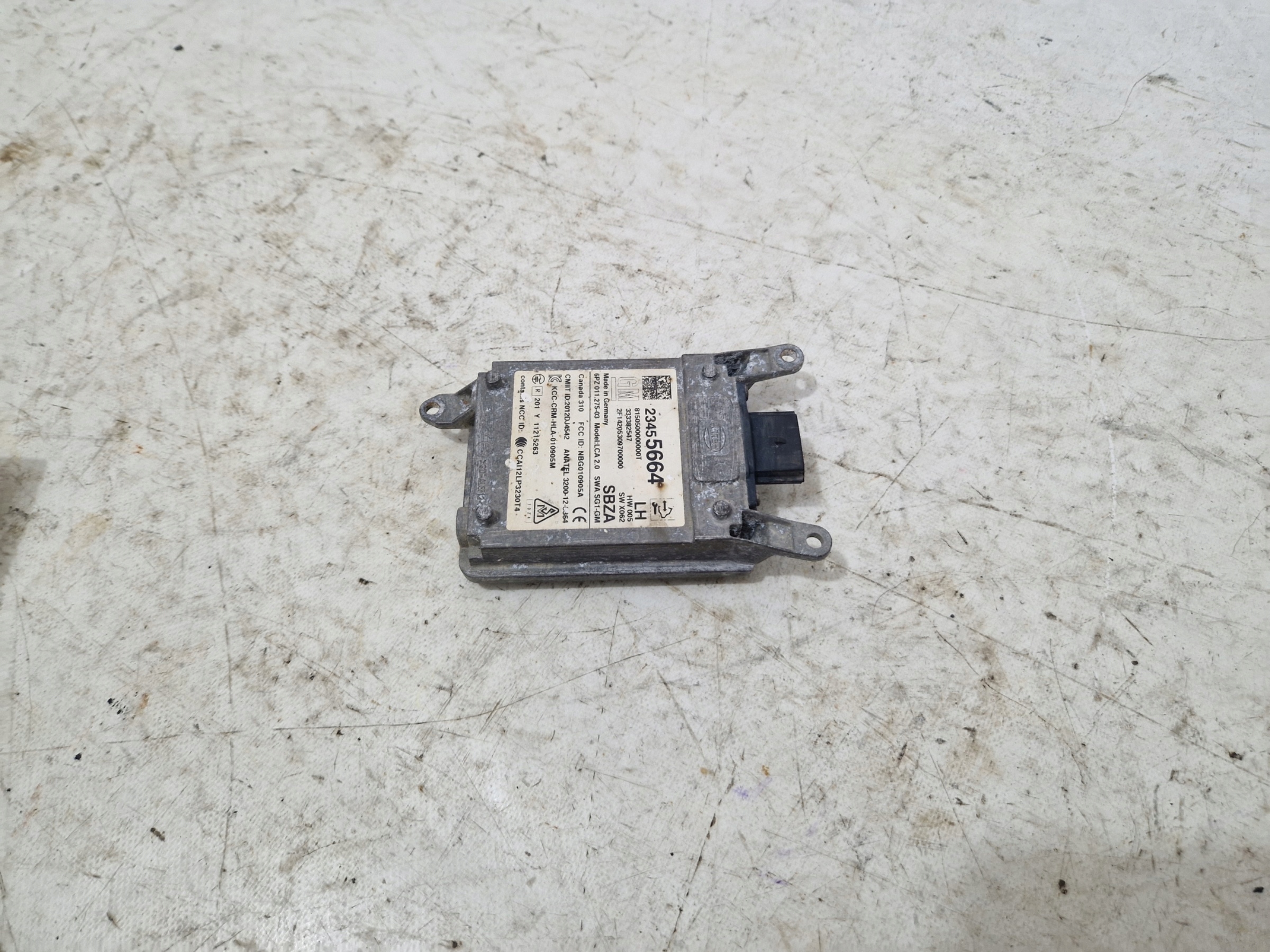 CADILLAC ESCALADE IV 15- 6.2 V8 RADAR sensor MARTWEGO POLA left 23455664