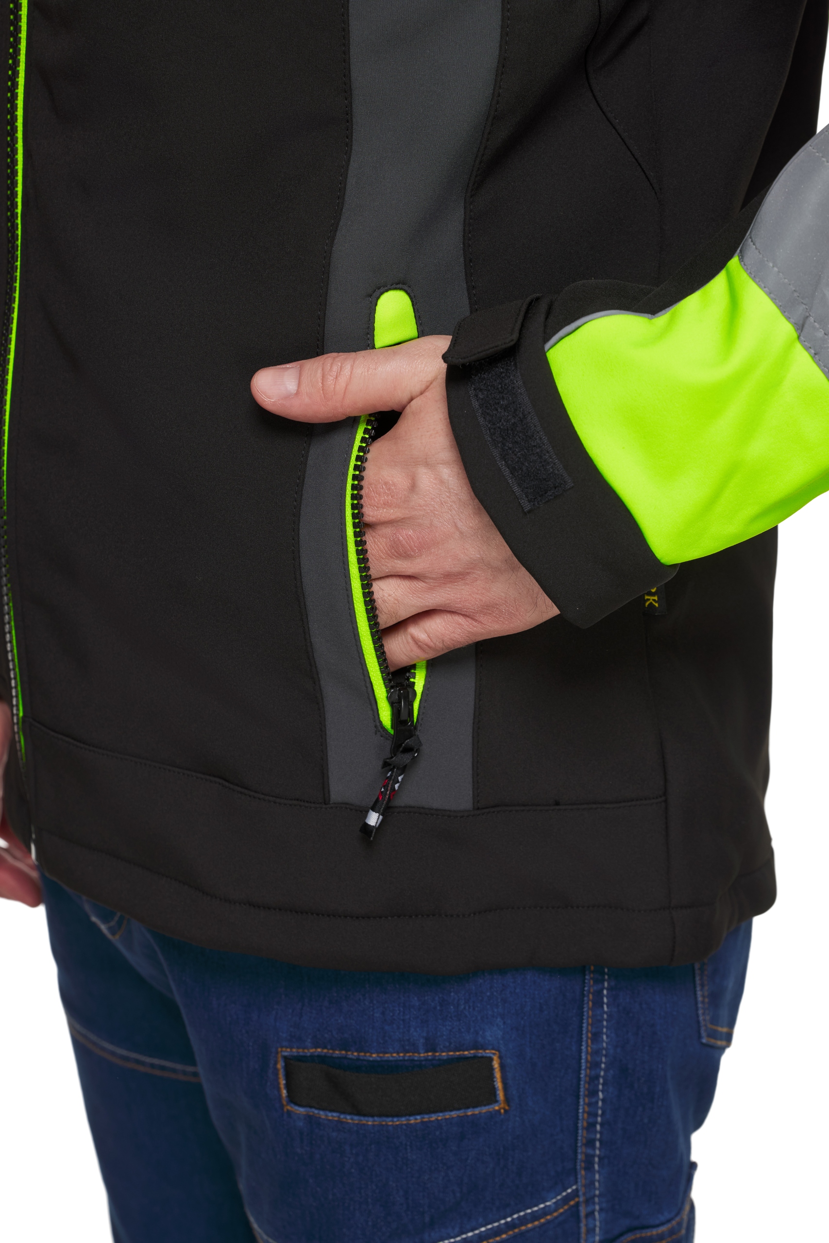 Kurtka robocza CLASSWORK z odblaskami SOFTSHELL z KAPTUREM / M Rozmiar M