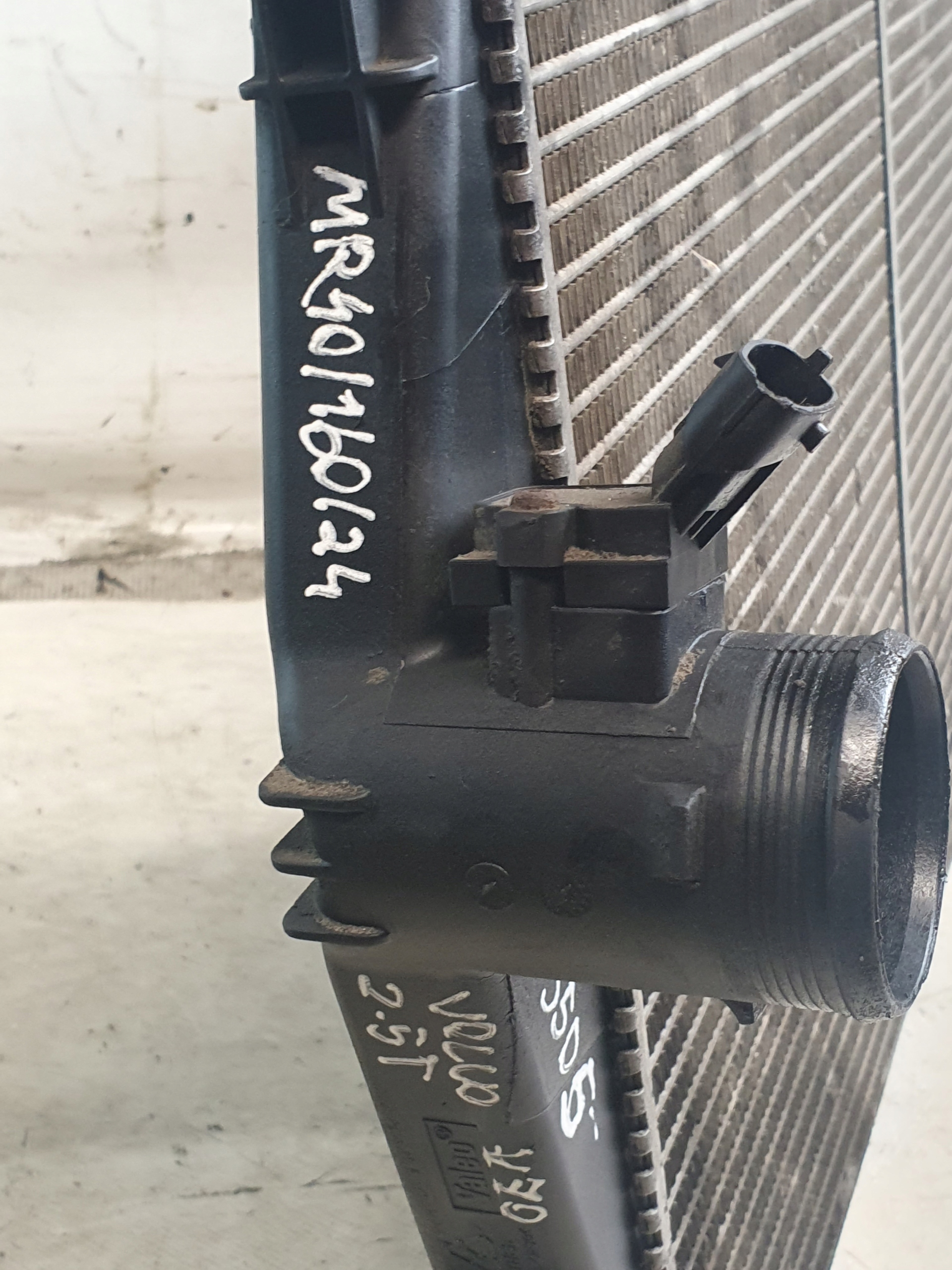 intercooler radiator OE 8671694 VOLVO V70 II 2.5T