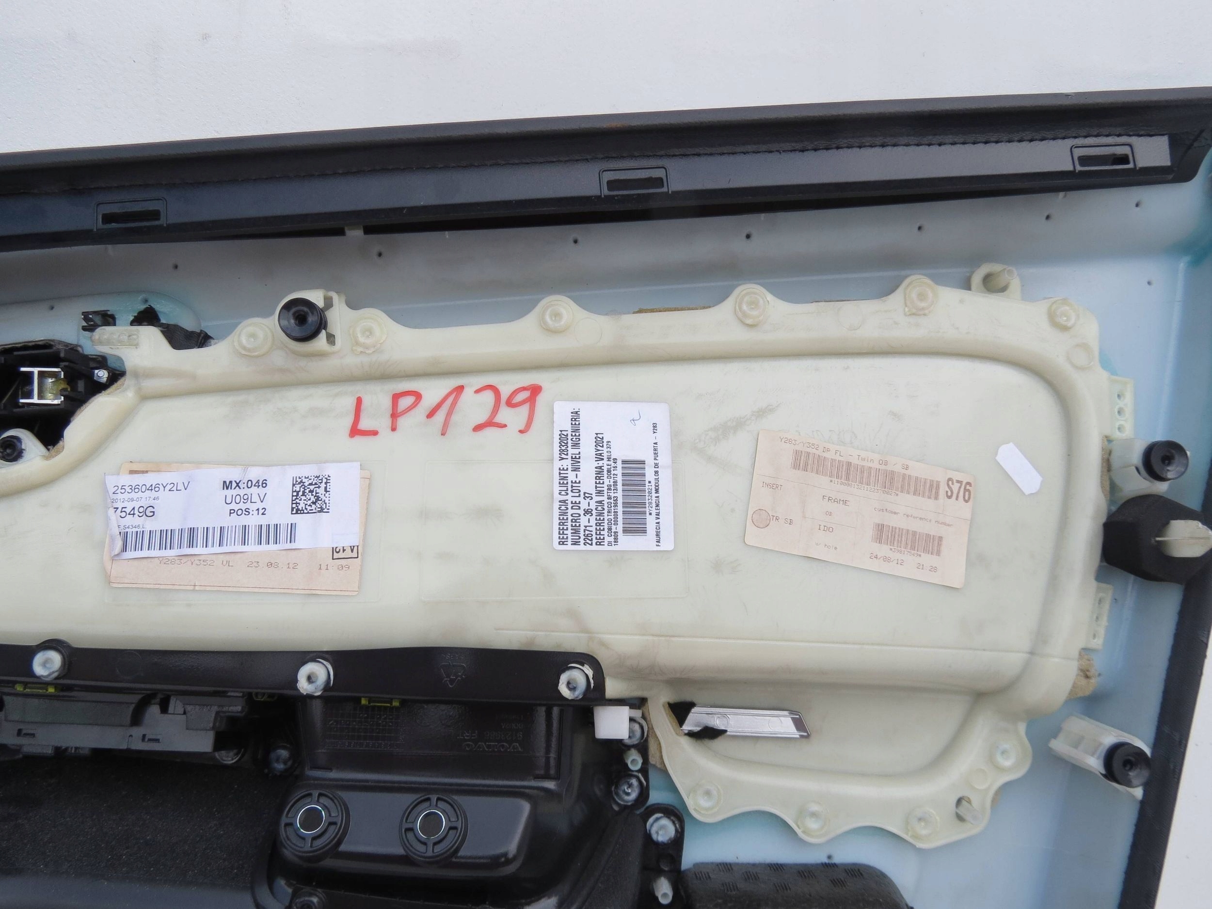 side door left front VOLVO S60 II V60 and 2.0 163KM 8635849