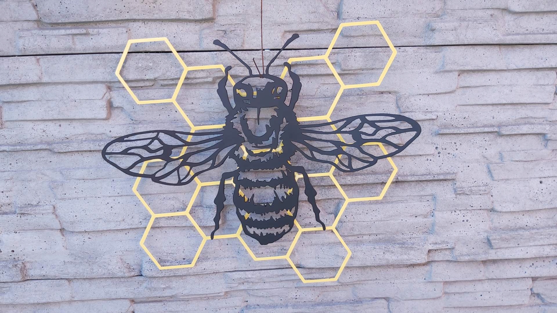 včela na pláste, hexagon dekorácia Malá