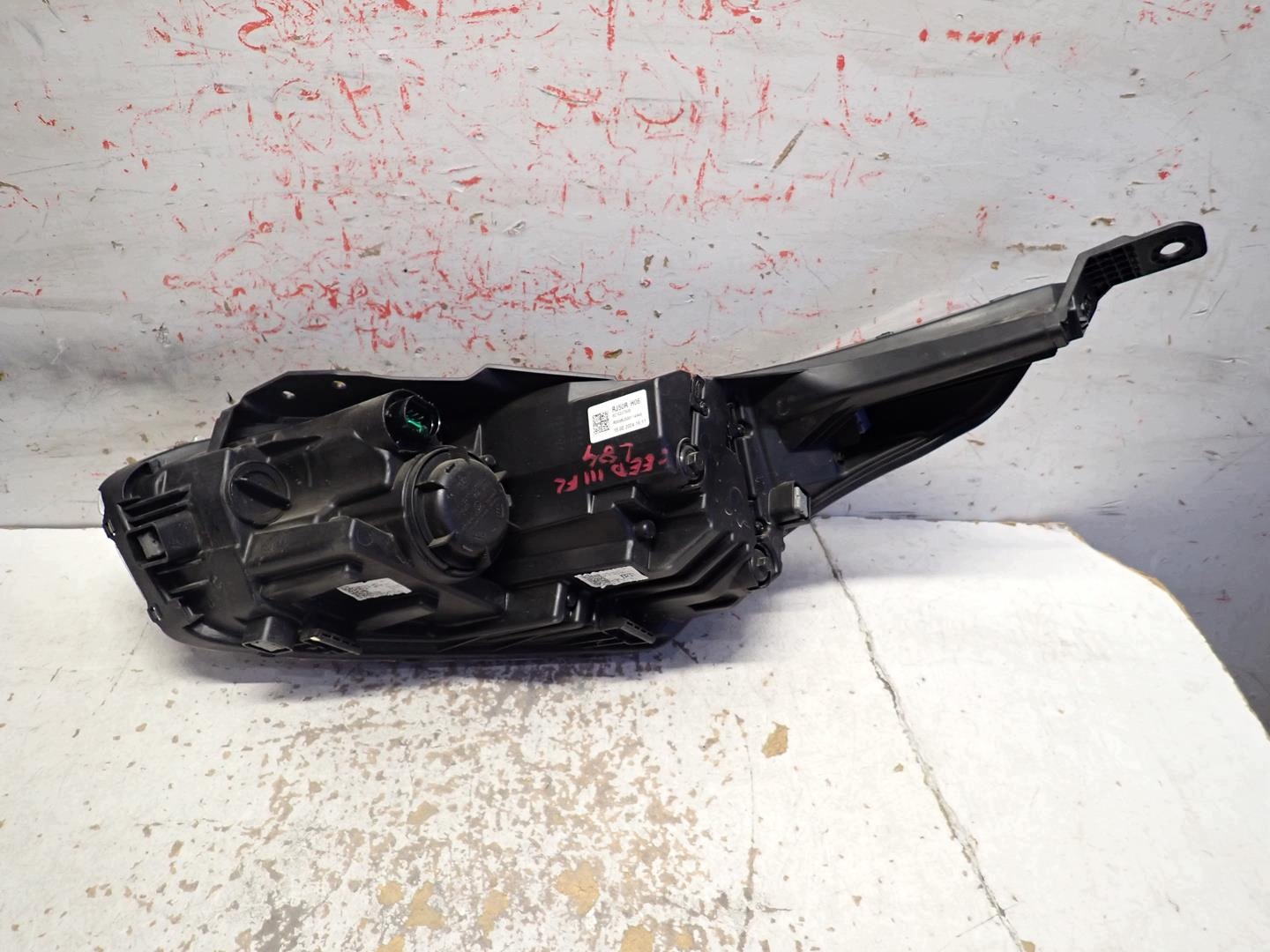 light front front right KIA CEED III LIFT 2021- LED 92102-J7500